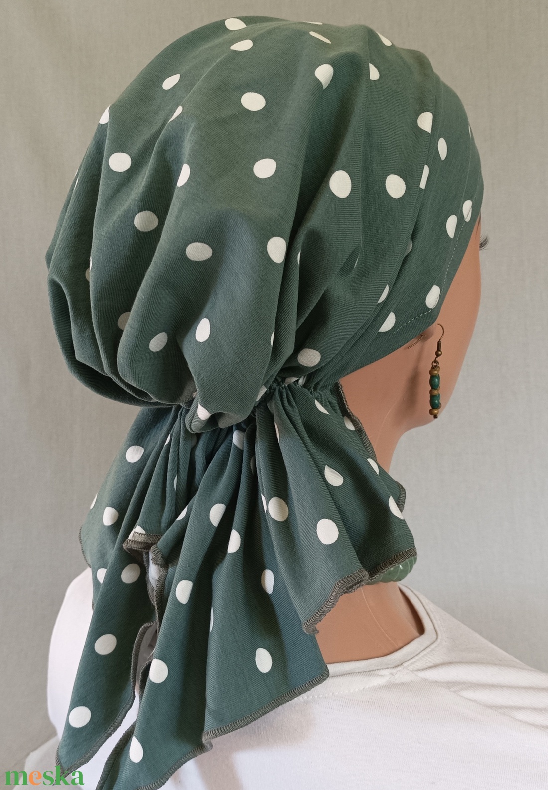 Kendő - Kemoterápiás kendő - Fehérpettyes - pasztellzöld - paróka helyett - daganatos betegség idején is - ruha & divat - sál, sapka, kendő - kendő - Meska.hu