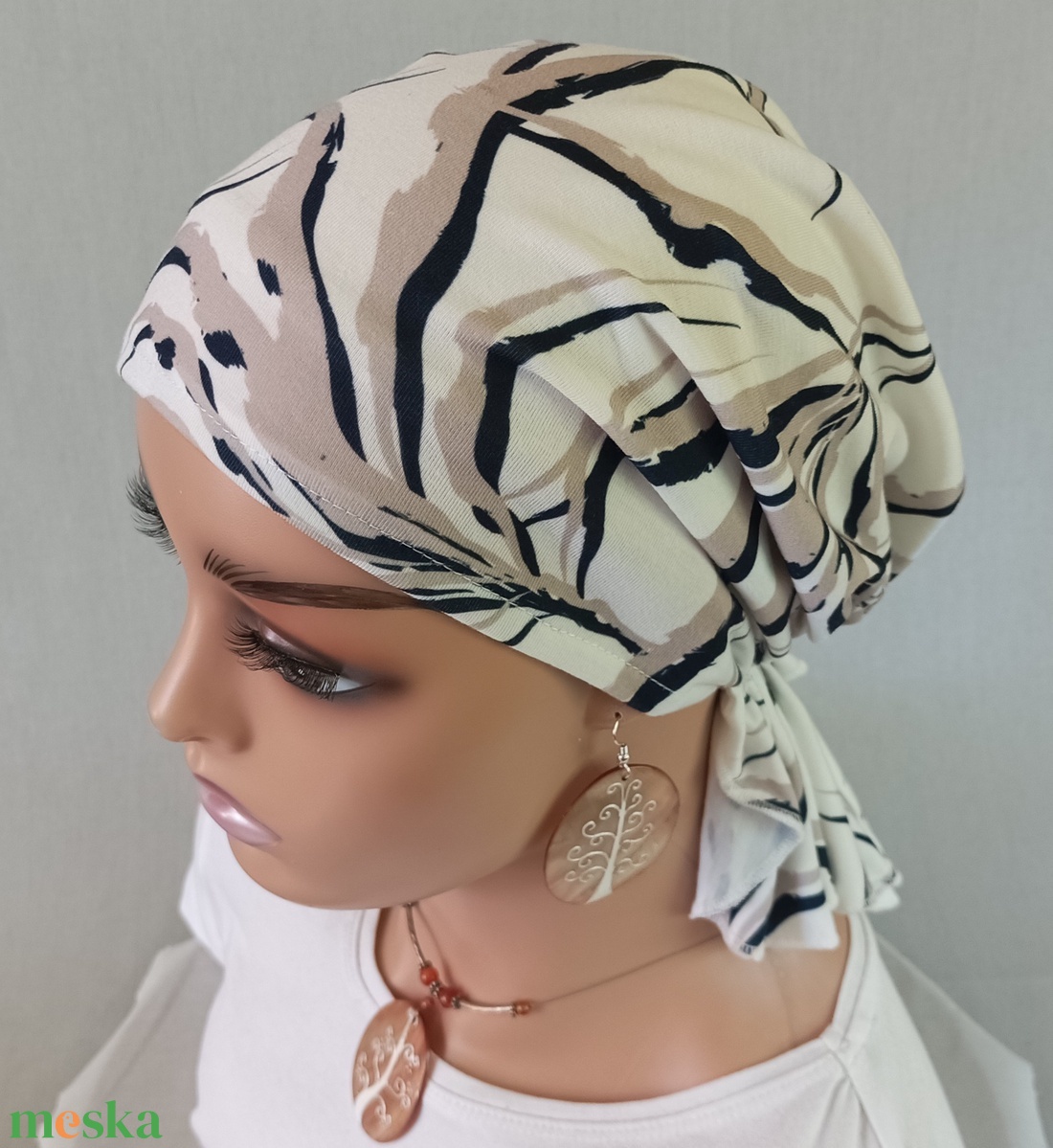 Kendő - kemoterápiás kendő - világos bézs, mintás pamut fejkendő - paróka helyett daganatos betegeknek is - ruha & divat - sál, sapka, kendő - kendő - Meska.hu