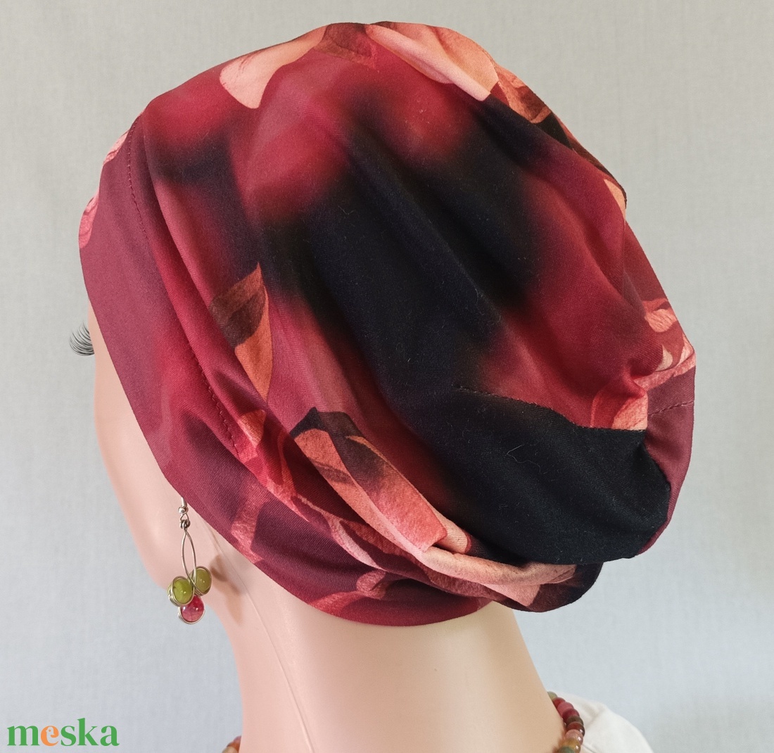 Sapka - Kemoterápiás sapka - magnóliavirágos - paróka helyett - daganatos kezelések idejére is - ruha & divat - sál, sapka, kendő - kendő - Meska.hu