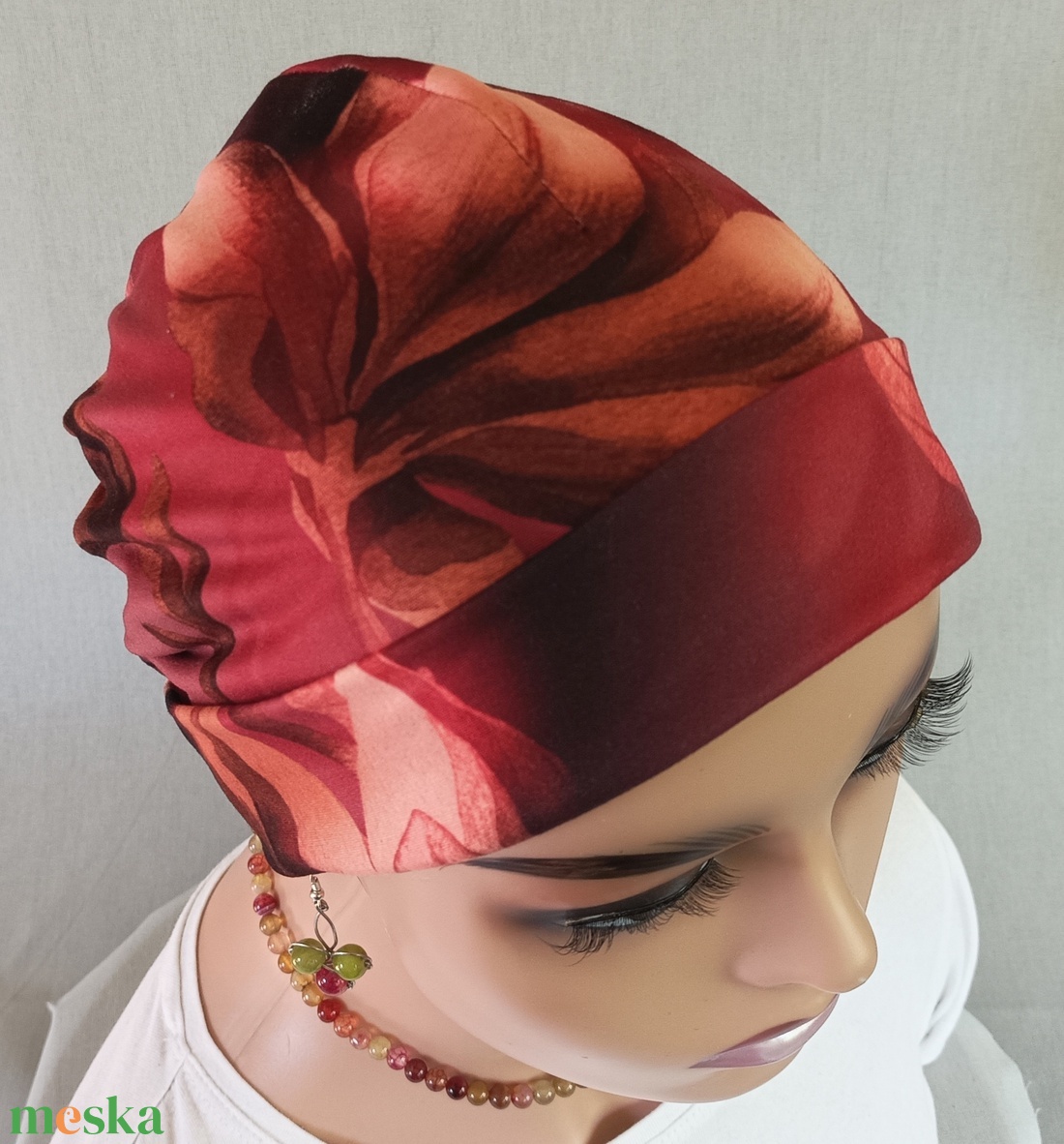 Sapka - Kemoterápiás sapka - magnóliavirágos - paróka helyett - daganatos kezelések idejére is - ruha & divat - sál, sapka, kendő - kendő - Meska.hu