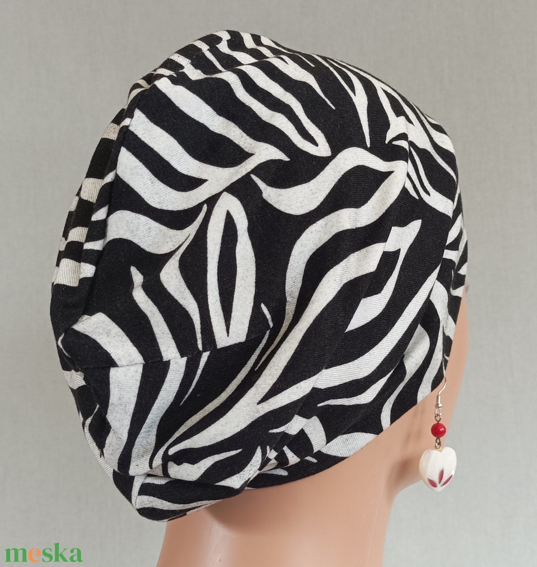 Sapka - Kemoterápiás sapka - zebramintás - paróka helyett - daganatos kezelések idejére is - ruha & divat - sál, sapka, kendő - kendő - Meska.hu