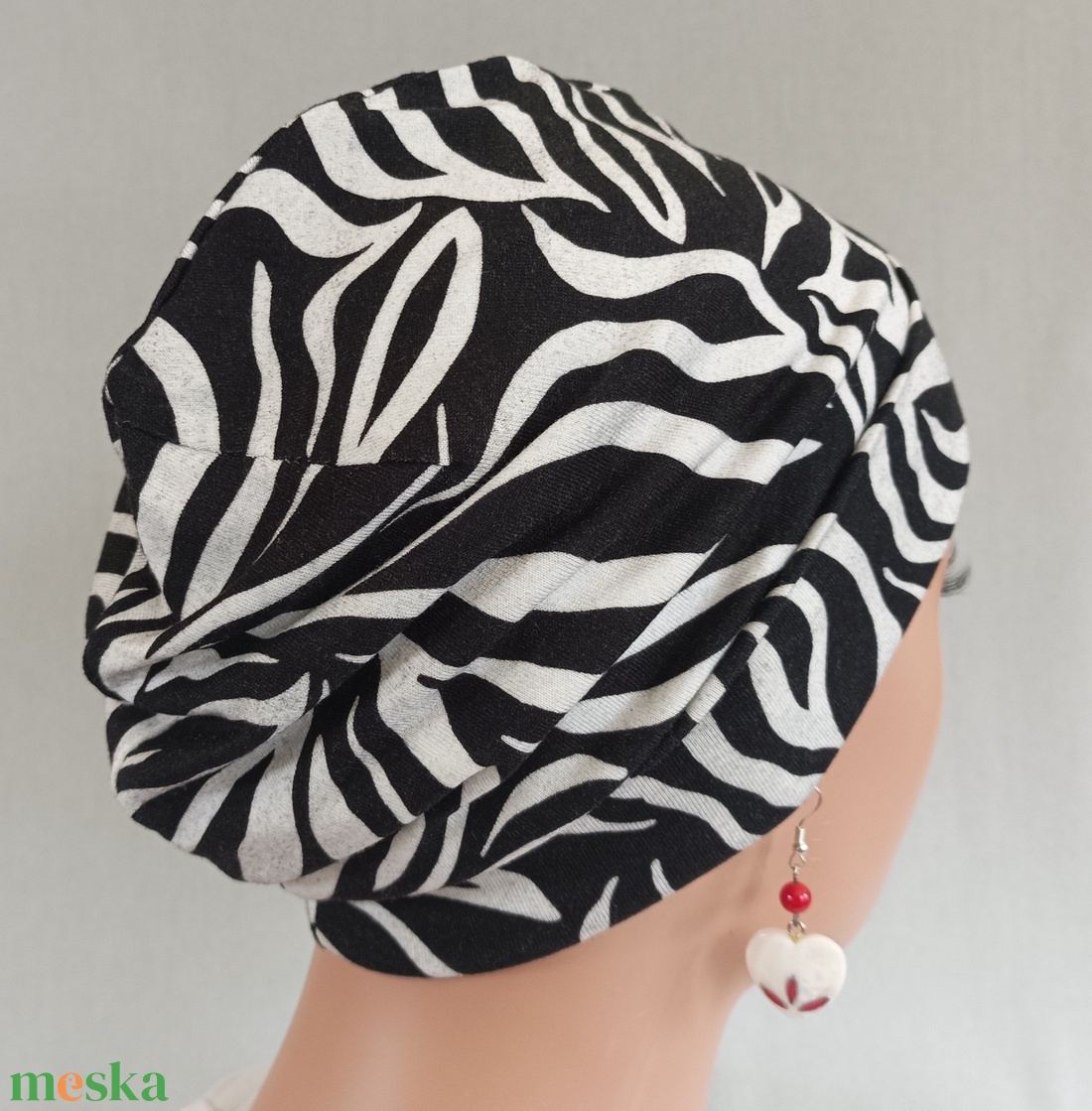Sapka - Kemoterápiás sapka - zebramintás - paróka helyett - daganatos kezelések idejére is - ruha & divat - sál, sapka, kendő - kendő - Meska.hu