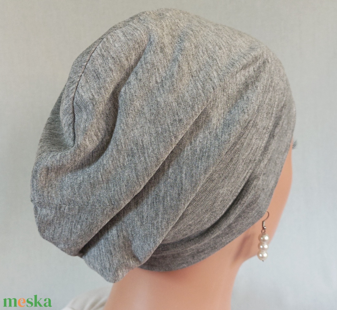 Sapka - Kemoterápiás sapka - világosszürke -, paróka helyett - daganatos kezelések idejére is - ruha & divat - sál, sapka, kendő - kendő - Meska.hu