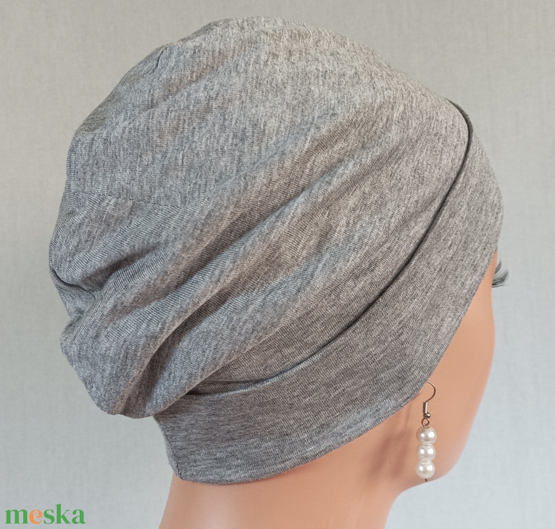 Sapka - Kemoterápiás sapka - világosszürke -, paróka helyett - daganatos kezelések idejére is - ruha & divat - sál, sapka, kendő - kendő - Meska.hu