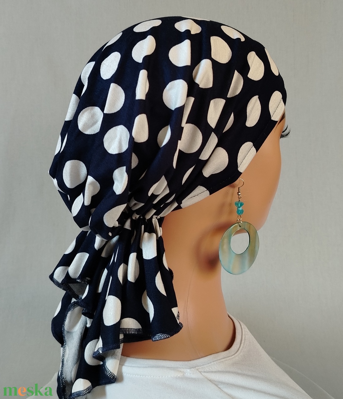 Kendő - kemoterápiás kendő - kék-fehérpettyes pamut fejkendő - paróka helyett daganatos betegeknek is - ruha & divat - sál, sapka, kendő - kendő - Meska.hu