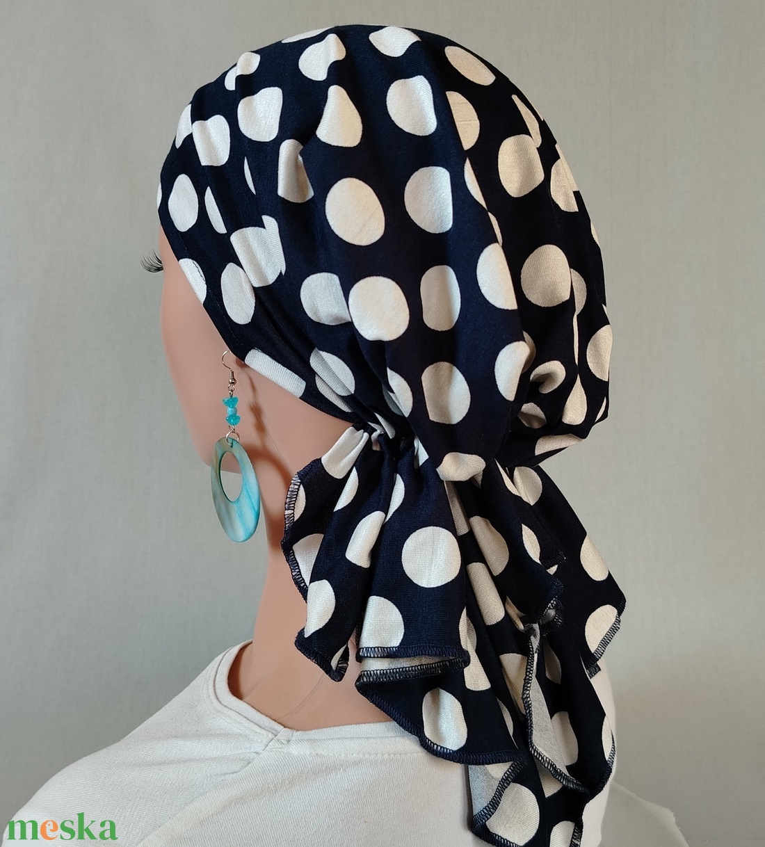 Kendő - kemoterápiás kendő - kék-fehérpettyes pamut fejkendő - paróka helyett daganatos betegeknek is - ruha & divat - sál, sapka, kendő - kendő - Meska.hu