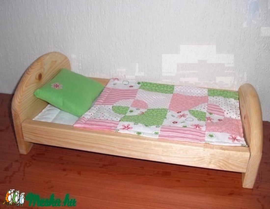 Babaágy matraccal, ágyneművel 40cm-es  játékbabának -  - Meska.hu
