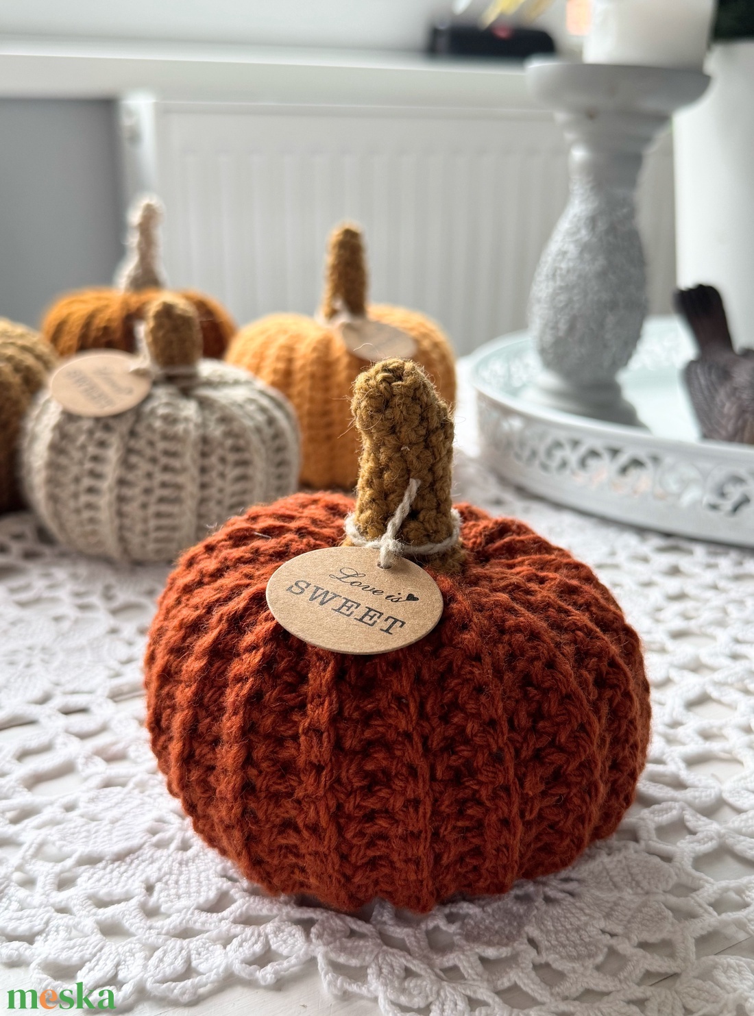 Amigurumi horgolt dísz tök - otthon & életmód - dekoráció - asztal és polc dekoráció - horgolt & csipketerítő - Meska.hu