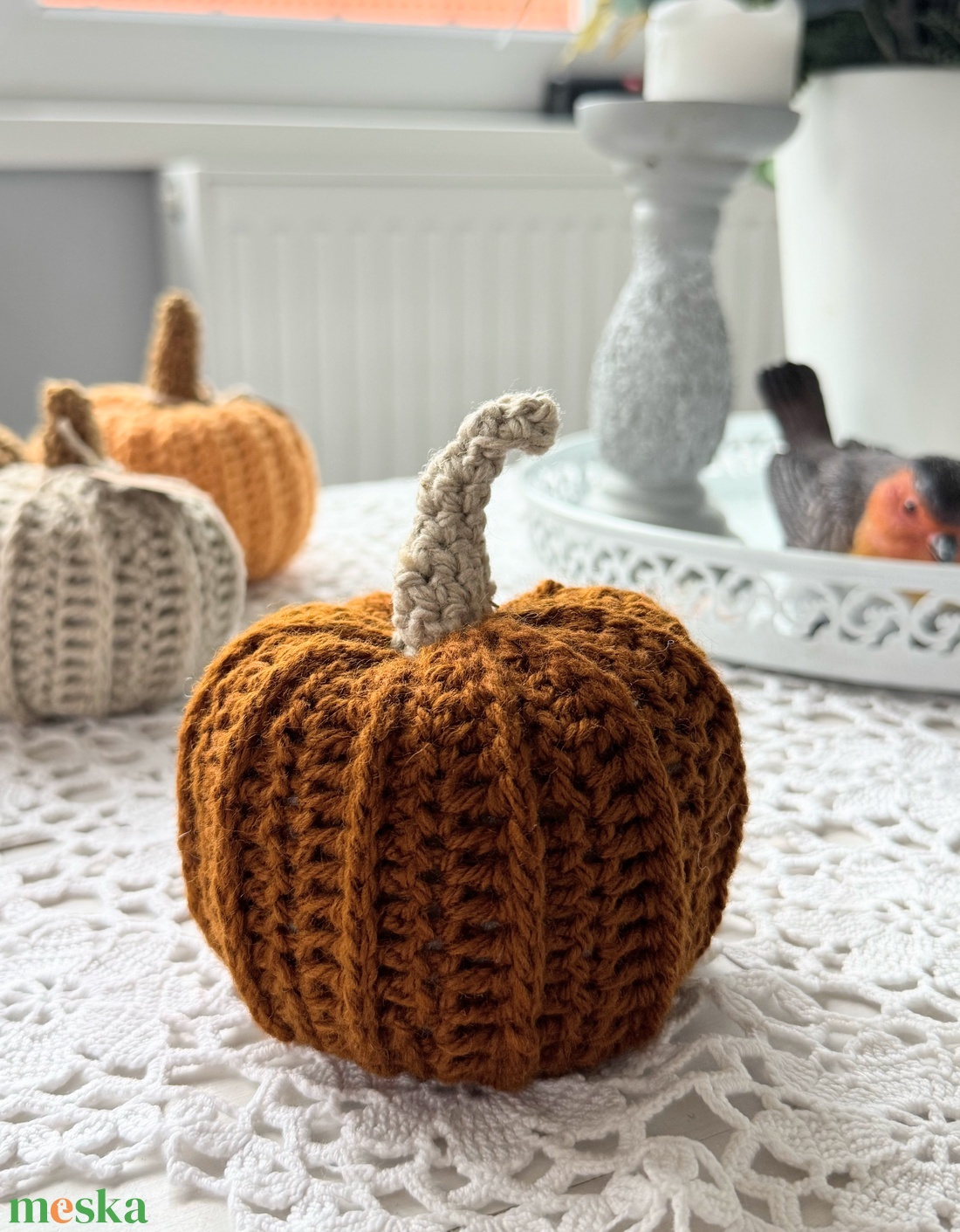 Amigurumi horgolt dísz tök - otthon & életmód - dekoráció - asztal és polc dekoráció - horgolt & csipketerítő - Meska.hu