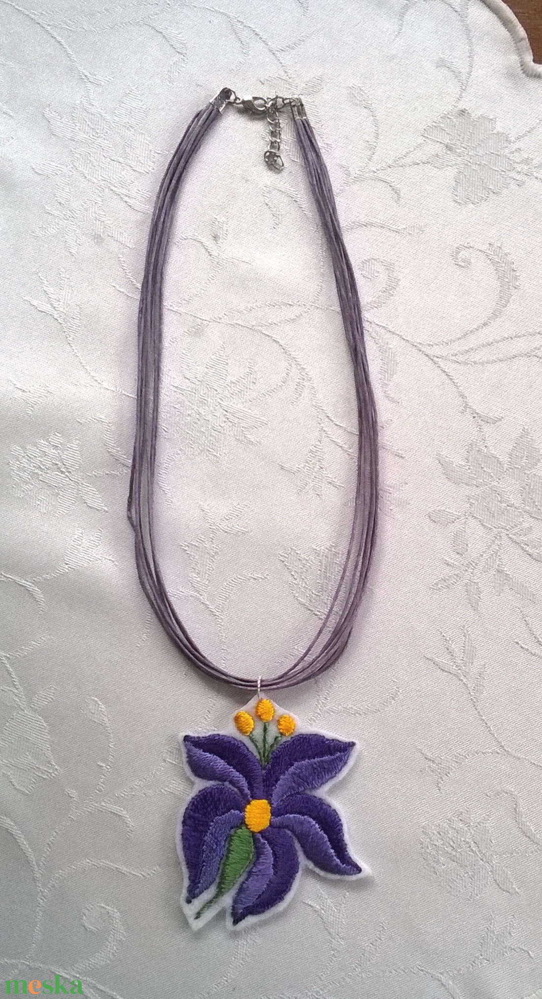 Lila nyaklánc - ékszer - nyaklánc - medálos nyaklánc - Meska.hu