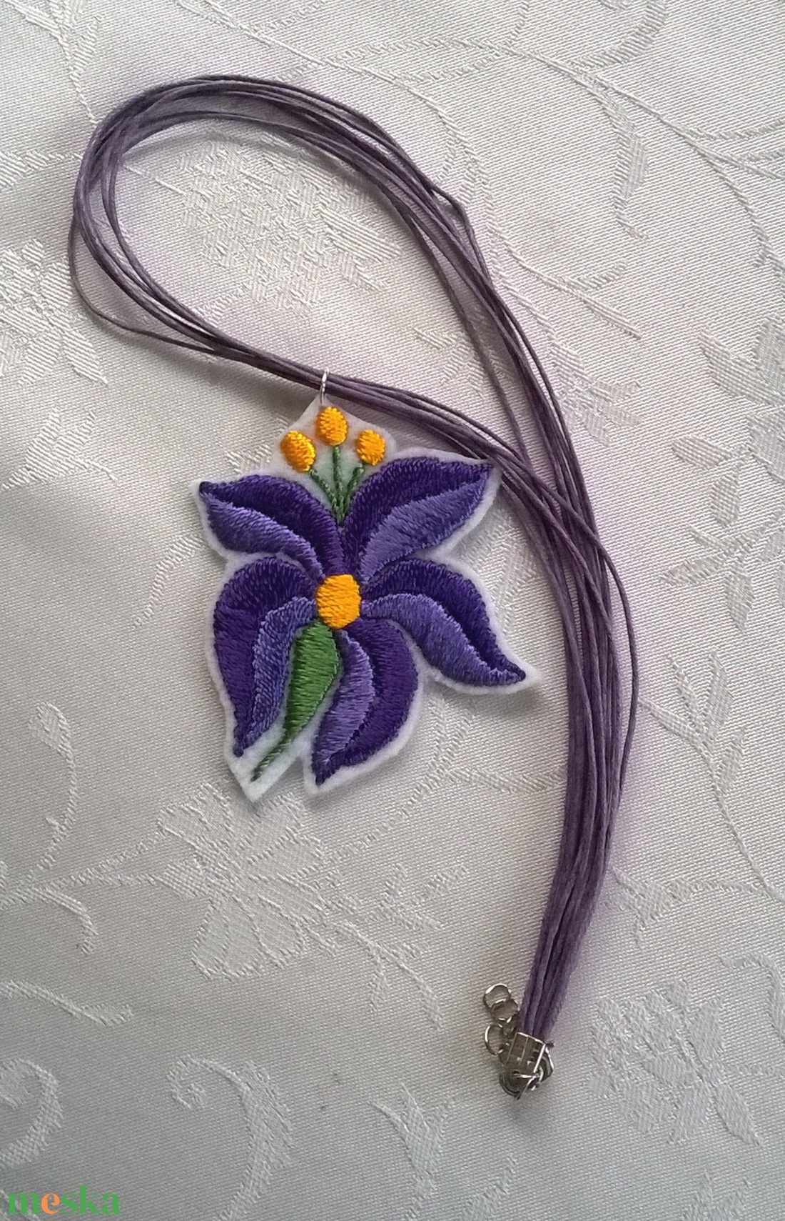 Lila nyaklánc - ékszer - nyaklánc - medálos nyaklánc - Meska.hu