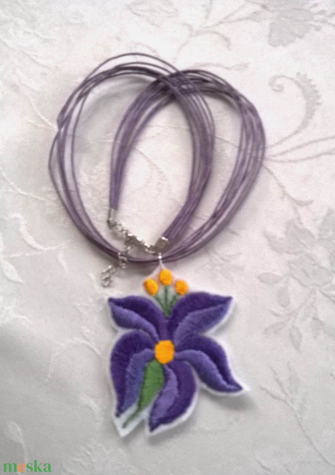 Lila nyaklánc - ékszer - nyaklánc - medálos nyaklánc - Meska.hu