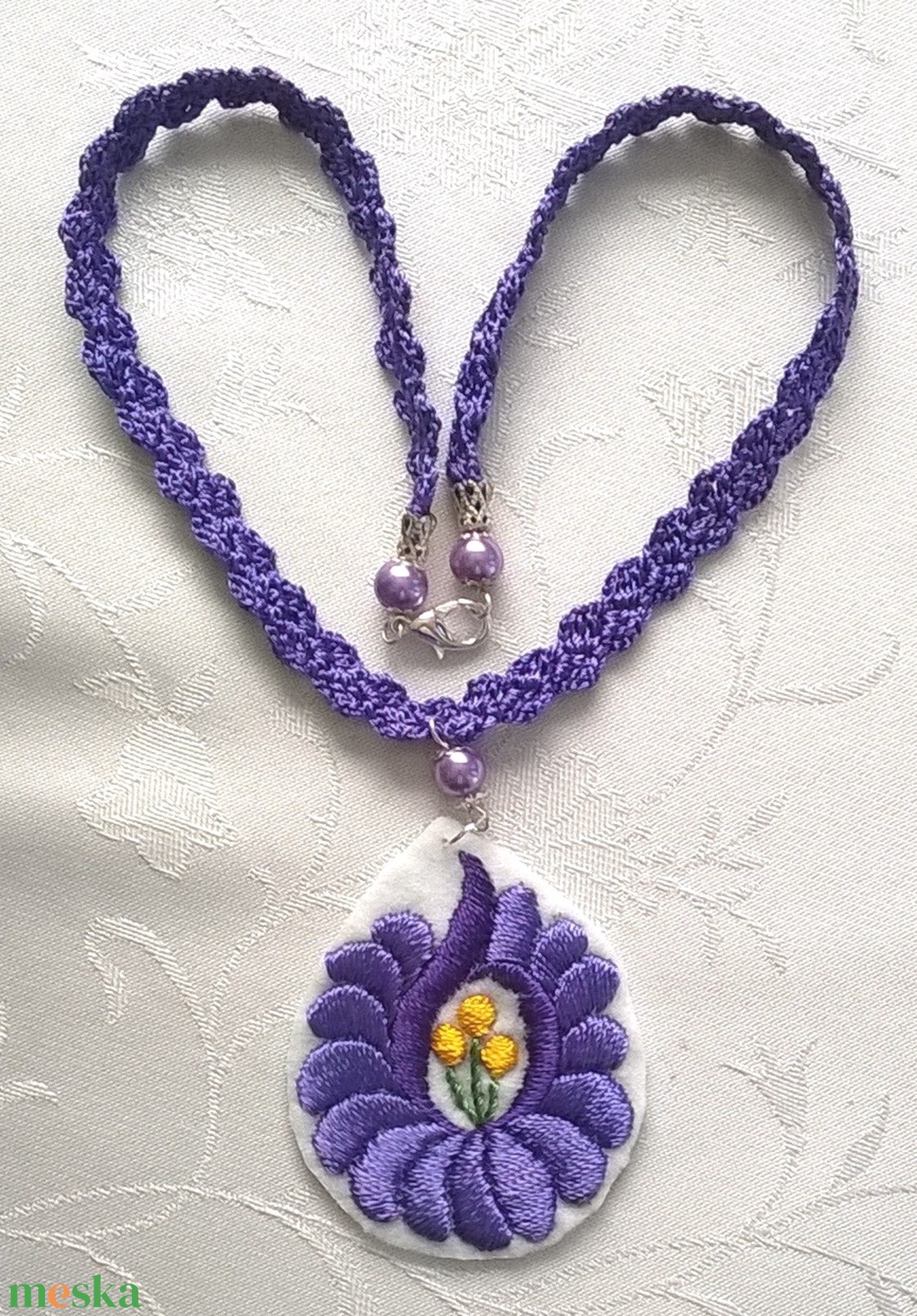 Lila nyaklánc - ékszer - nyaklánc - medálos nyaklánc - Meska.hu
