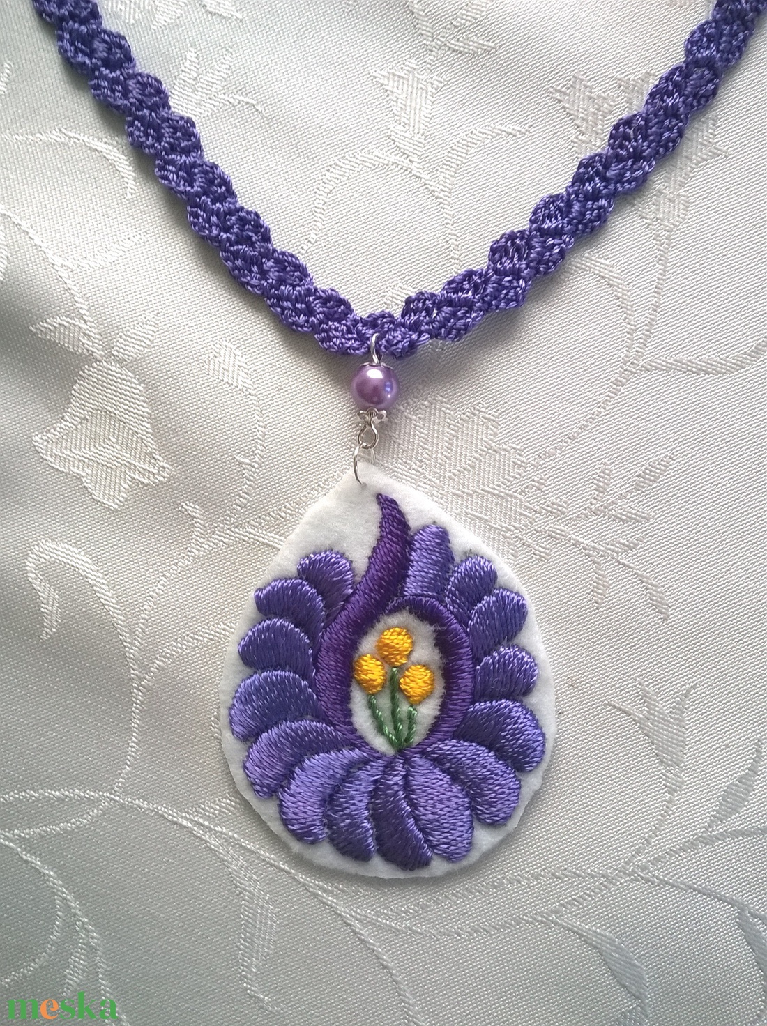 Lila nyaklánc - ékszer - nyaklánc - medálos nyaklánc - Meska.hu