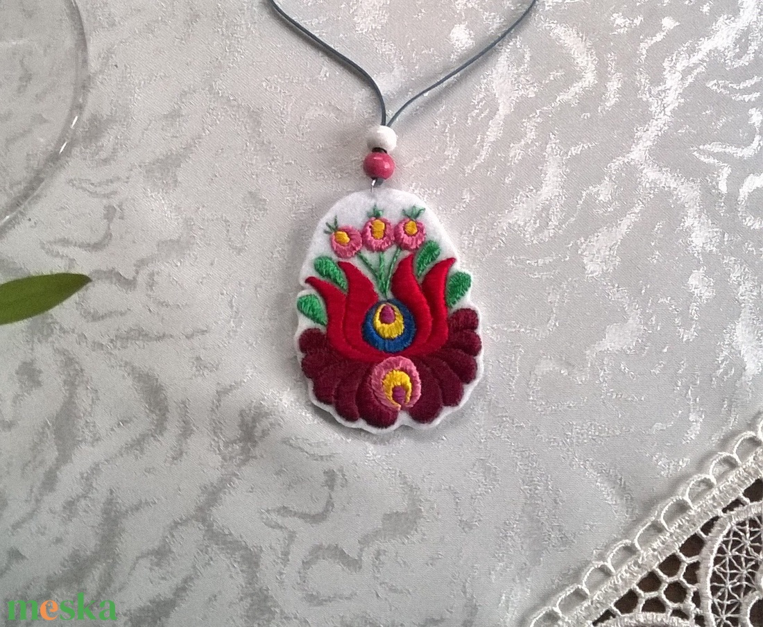 Matyó tulipán /nyaklánc/ - ékszer - nyaklánc - medálos nyaklánc - Meska.hu