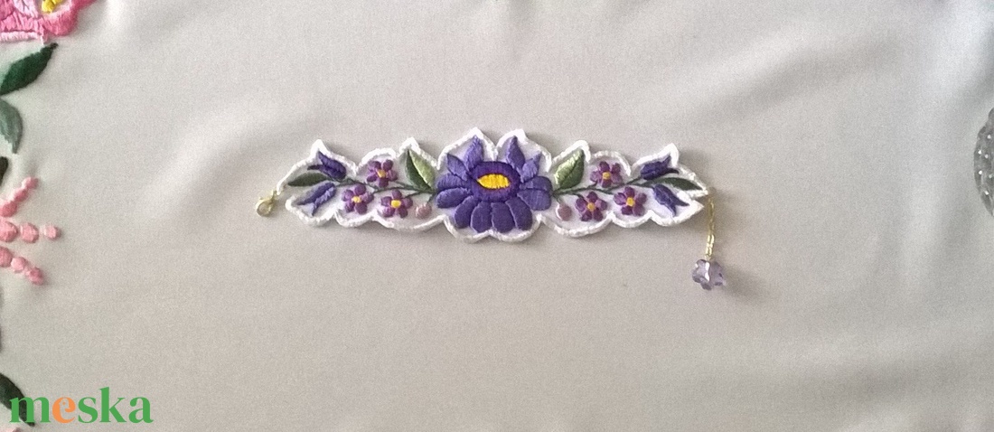 Hímzett karkötő - ékszer - karkötő - széles karkötő - Meska.hu