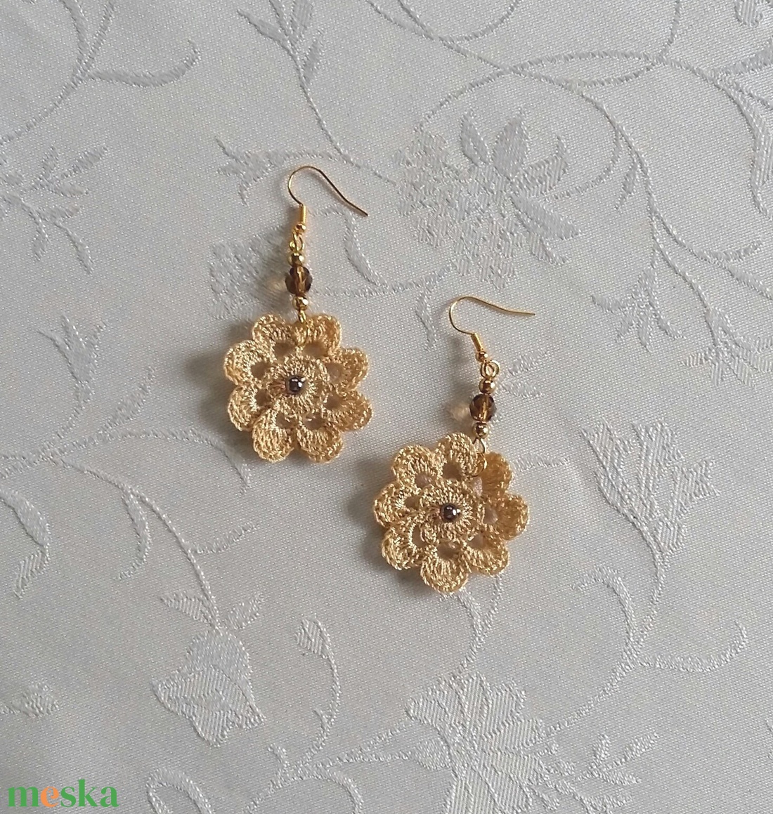 Horgolt beige fülbevaló - ékszer - fülbevaló - lógós kerek fülbevaló - Meska.hu Horgolt beige fülbevaló - ékszer - fülbevaló - lógós kerek fülbevaló - Meska.hu