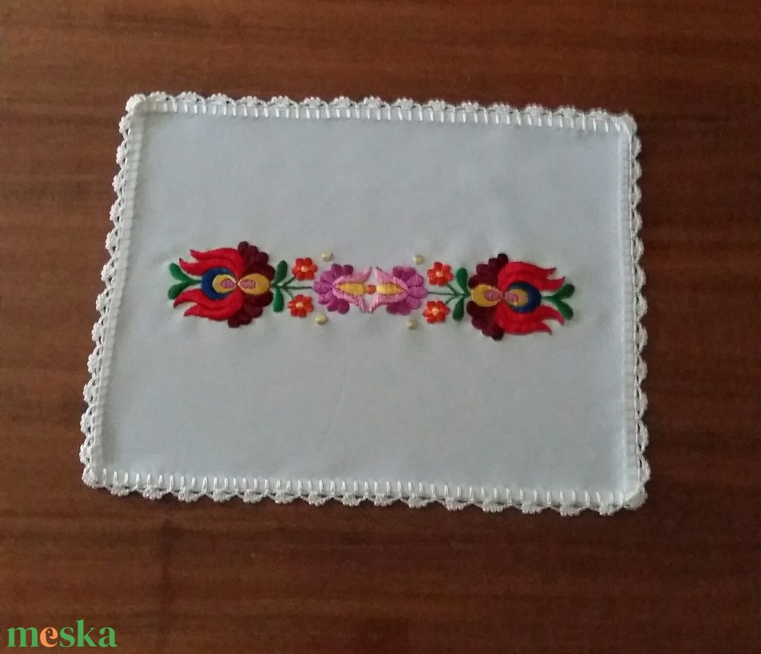 Matyó terítő - otthon & életmód - dekoráció - asztal és polc dekoráció - asztaldísz - Meska.hu