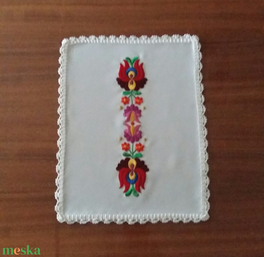 Matyó terítő - otthon & életmód - dekoráció - asztal és polc dekoráció - asztaldísz - Meska.hu