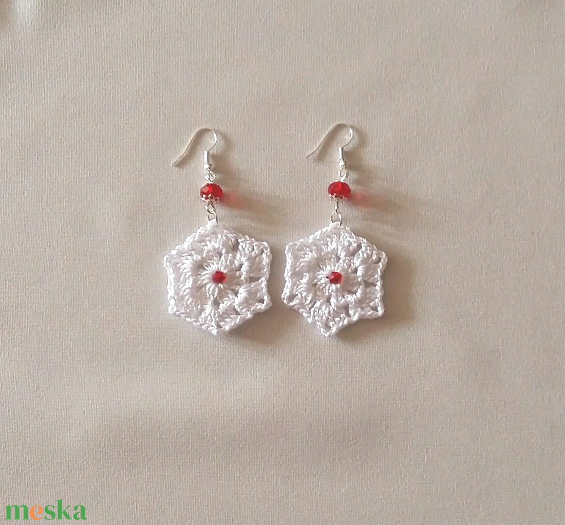 Horgolt fülbevaló - ékszer - fülbevaló - lógó fülbevaló - Meska.hu