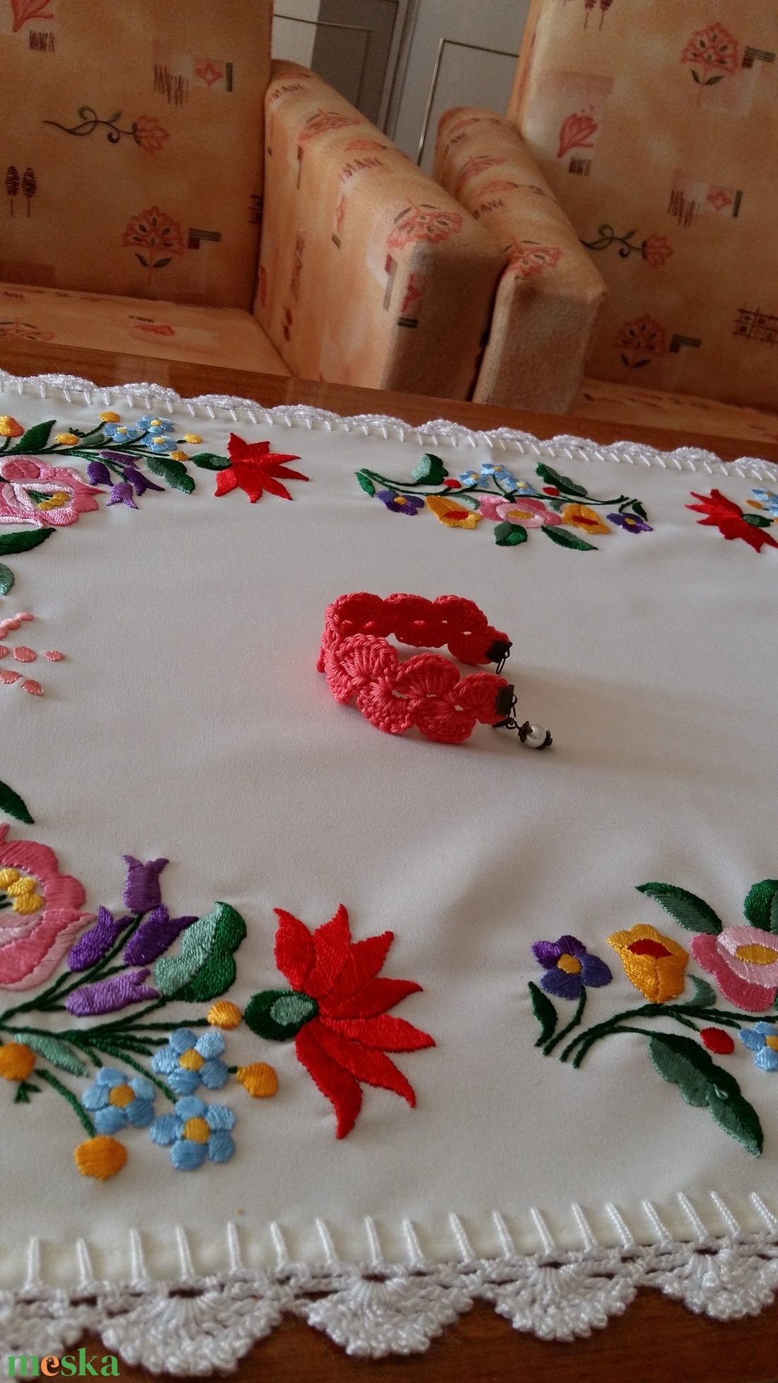 Horgolt karkötő - ékszer - karkötő - karkötő medállal - Meska.hu