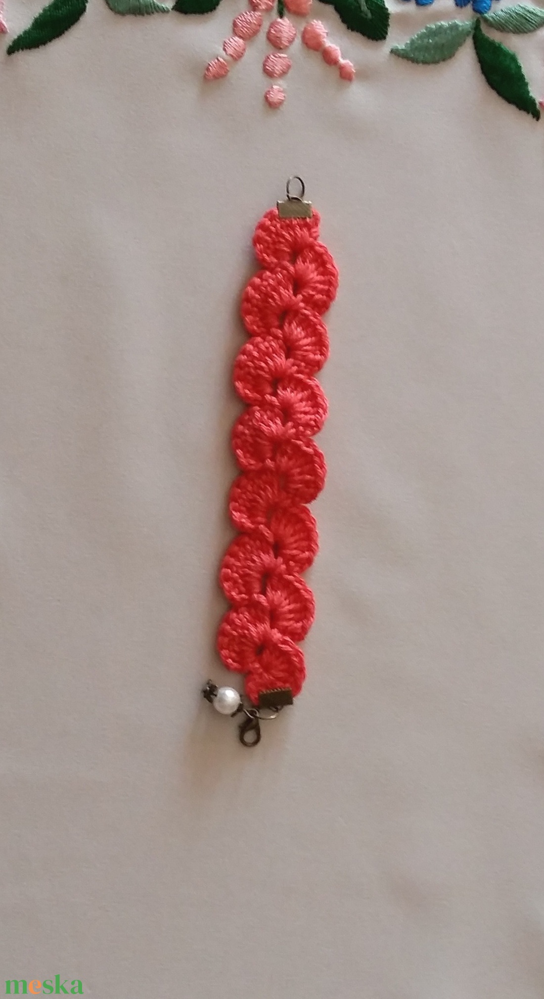 Horgolt karkötő - ékszer - karkötő - karkötő medállal - Meska.hu