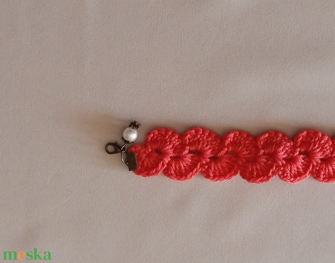 Horgolt karkötő - ékszer - karkötő - karkötő medállal - Meska.hu