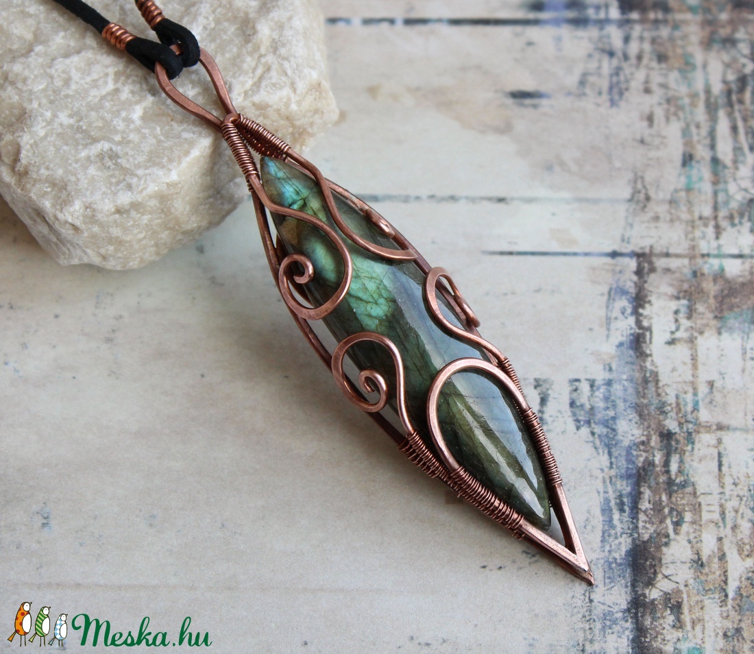 Talizmán - vörösréz medál labradorittal - ékszer - nyaklánc - medál - Meska.hu