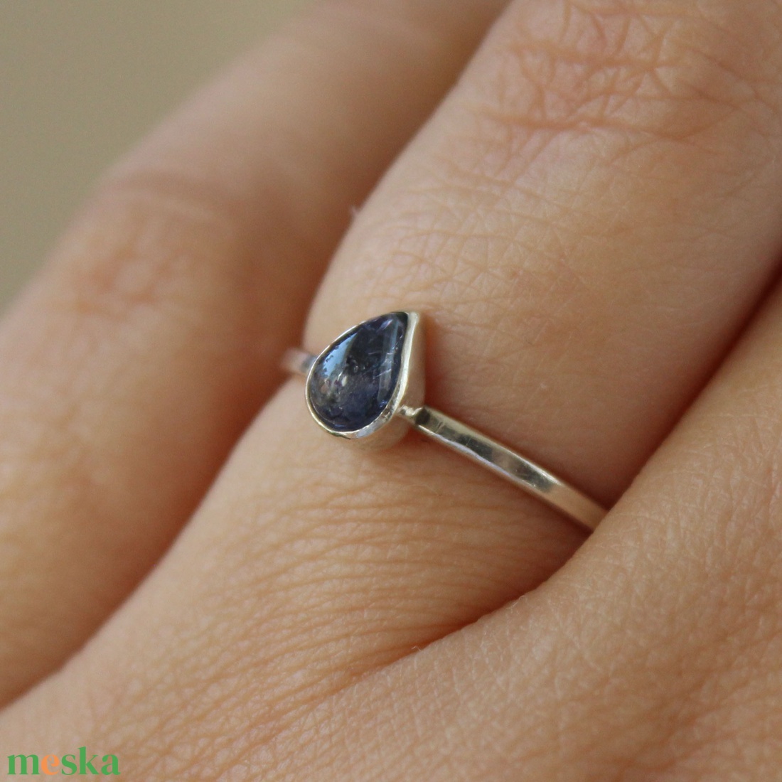 Tanzanit Csepp - rakásolható ezüst gyűrű tanzanit kővel - ékszer - gyűrű - vékony gyűrű - Meska.hu