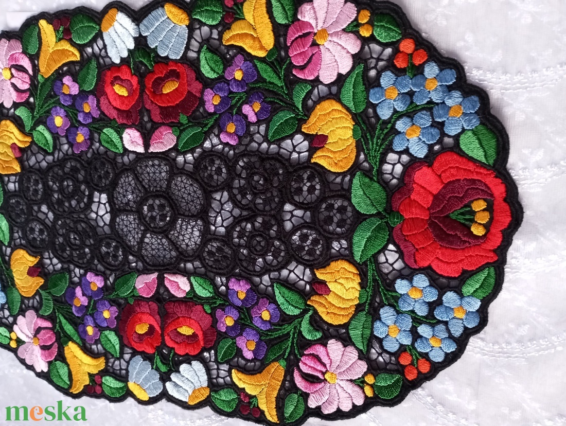 kalocsai  riseliős  kisfuto - otthon & életmód - dekoráció - asztal és polc dekoráció - horgolt & csipketerítő - Meska.hu