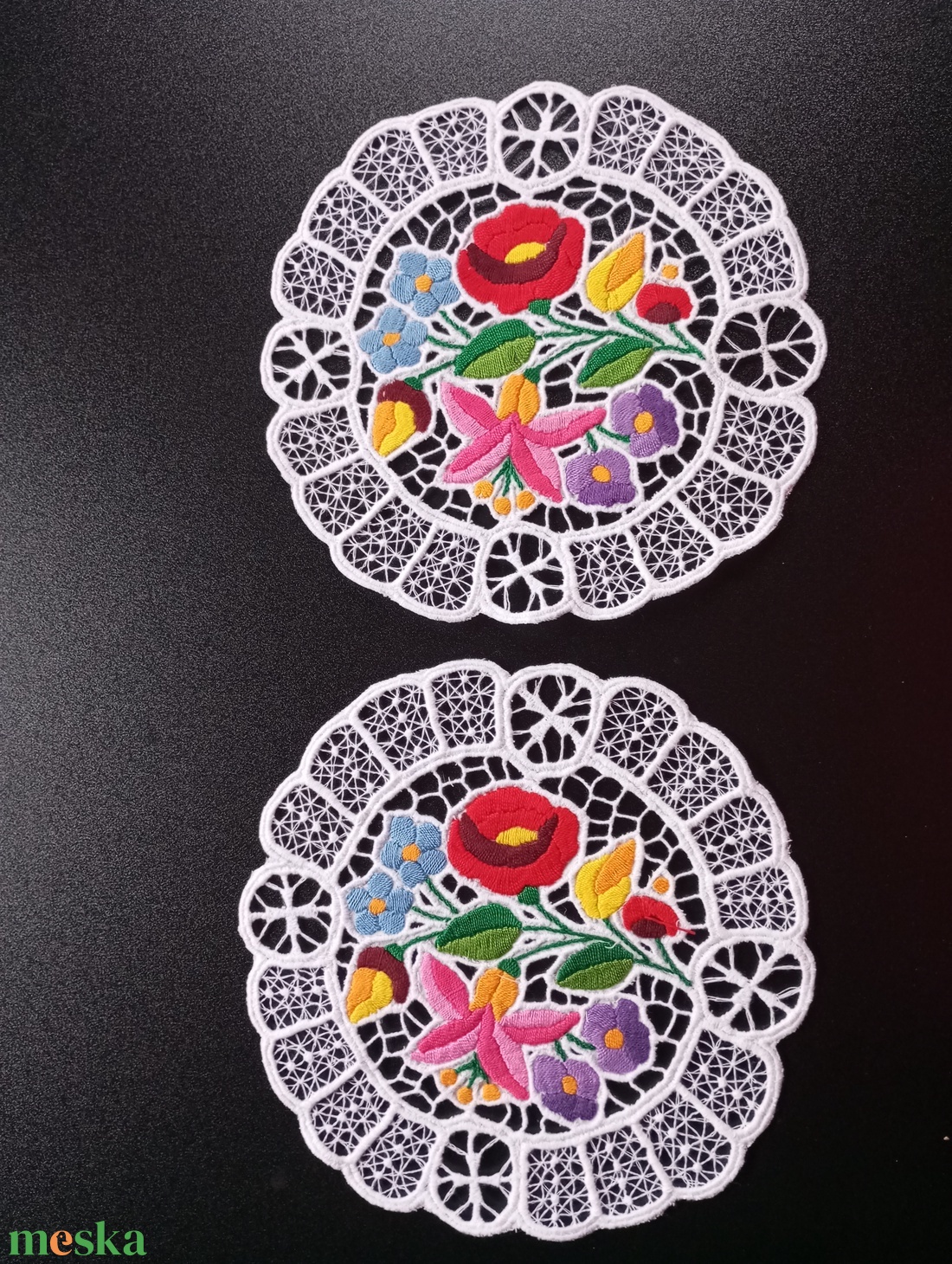 kalocsai  riseliős  alátét - otthon & életmód - dekoráció - asztal és polc dekoráció - horgolt & csipketerítő - Meska.hu