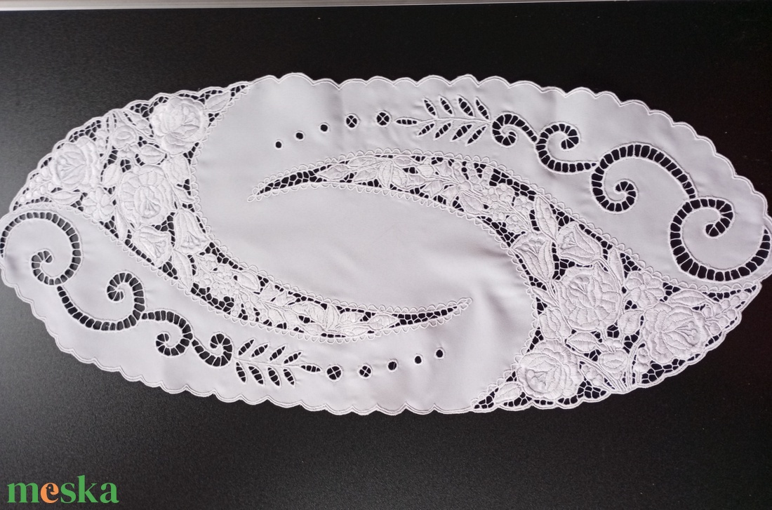 kalocsai  madeirás futó  - otthon & életmód - dekoráció - asztal és polc dekoráció - horgolt & csipketerítő - Meska.hu