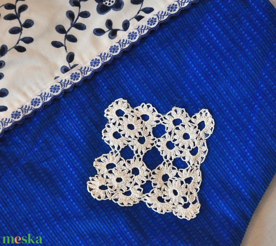 Kék bársonyos táska, csipkével - táska & tok - kézitáska & válltáska - válltáska - Meska.hu