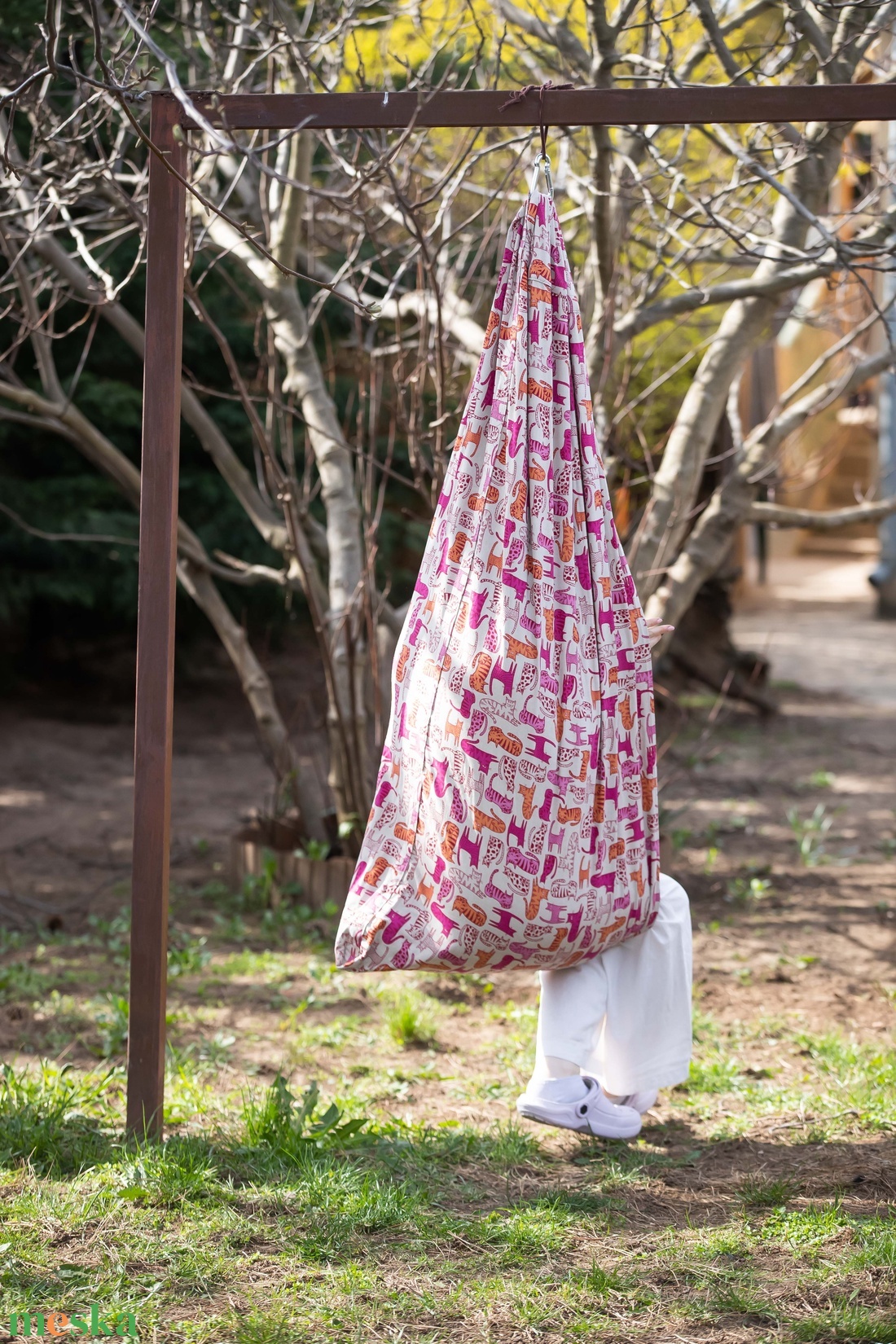 Hintakuckó - narancs és mályvaszínű cicákkal - játék & sport - hinta & kerti játék - Meska.hu