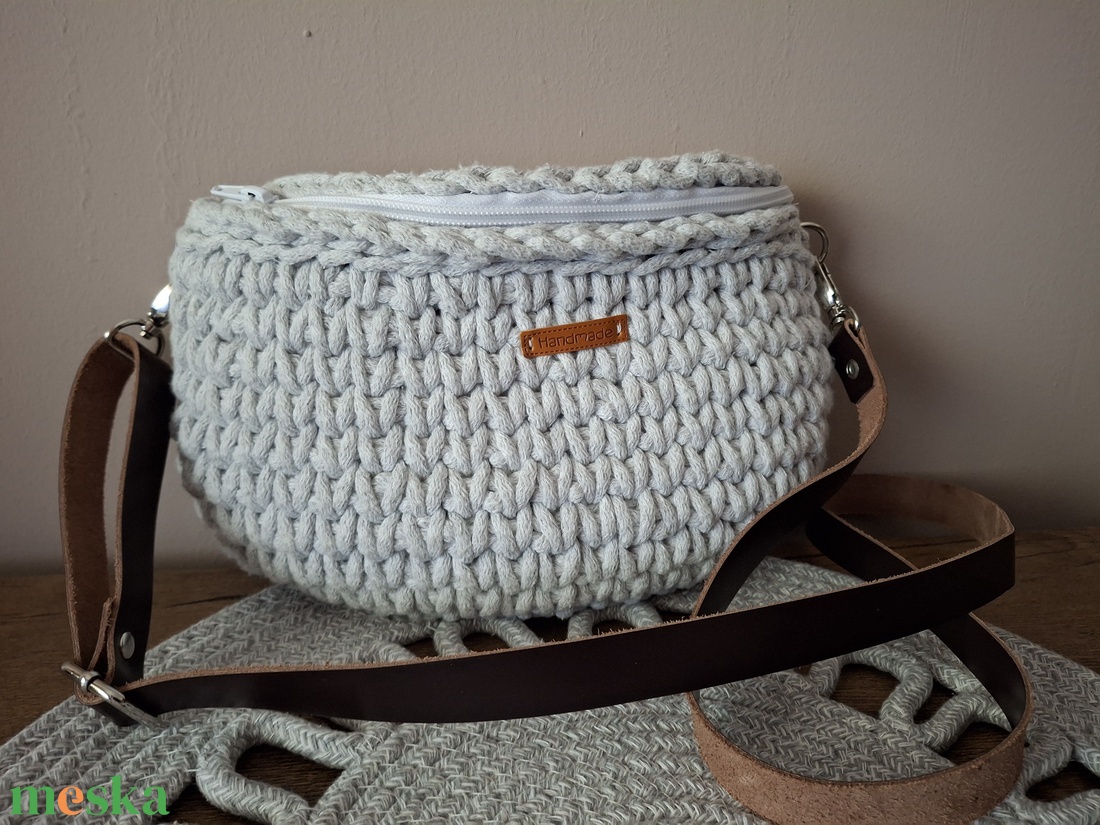 Keresztpántos/crossbody táska - táska & tok - kézitáska & válltáska - vállon átvethető táska - Meska.hu