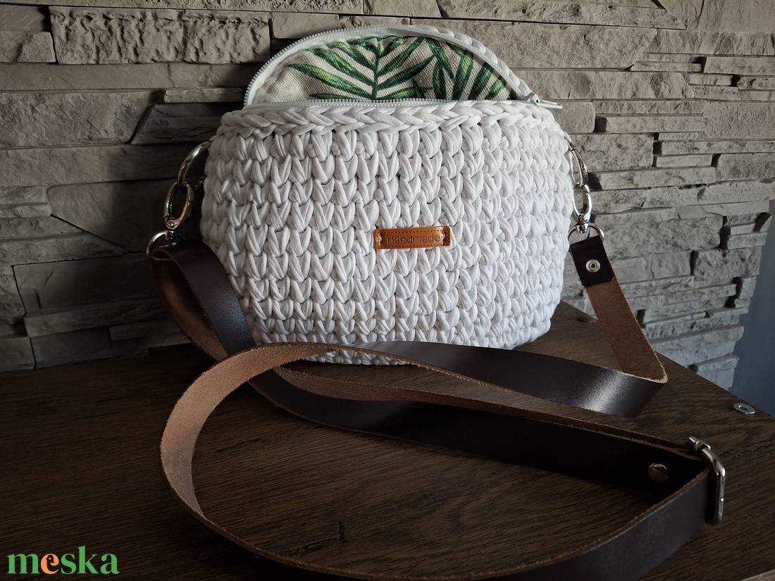 Keresztpántos/crossbody táska - táska & tok - kézitáska & válltáska - vállon átvethető táska - Meska.hu