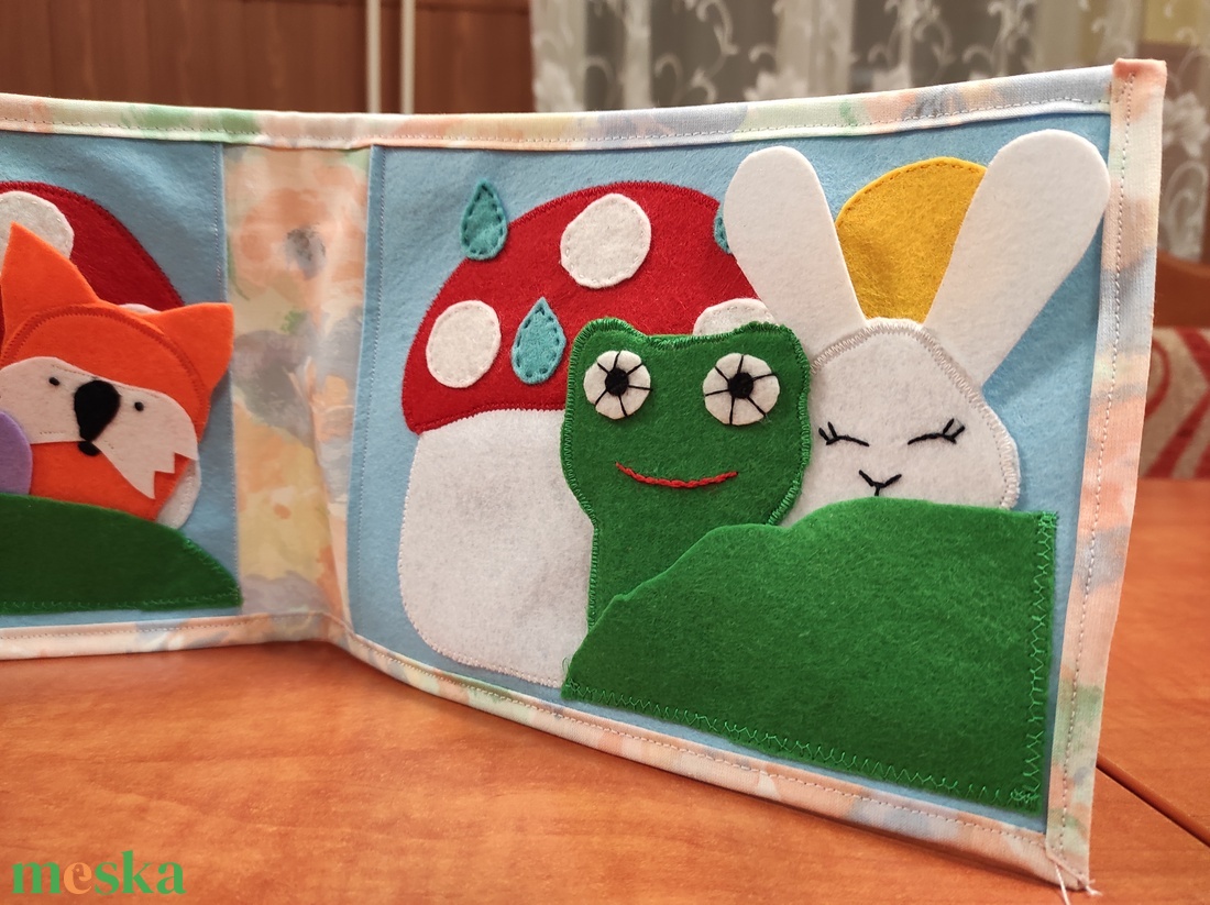 Textil mesekönyv - A gomba alatt - játék & sport - bábok - ujjbáb - Meska.hu