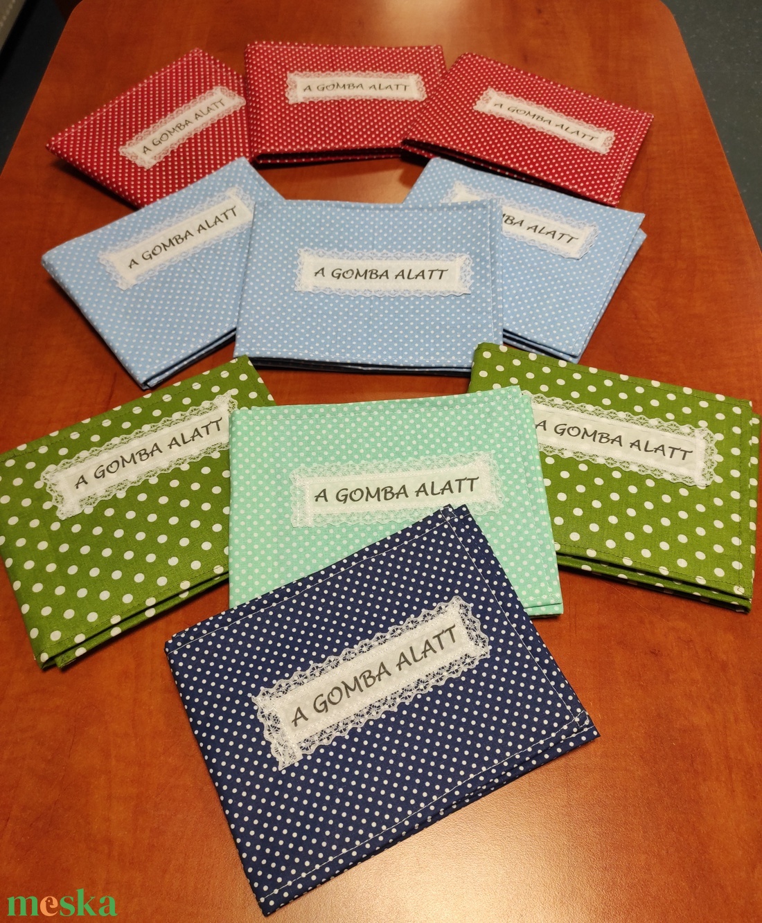 Textil mesekönyv - A gomba alatt - játék & sport - bábok - ujjbáb - Meska.hu