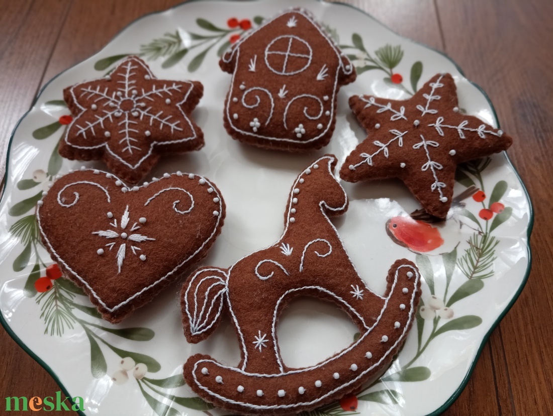 Mézeskalács karácsonyfadíszek - karácsony - karácsonyi lakásdekoráció - karácsonyfadíszek - Meska.hu Mézeskalács karácsonyfadíszek - karácsony - karácsonyi lakásdekoráció - karácsonyfadíszek - Meska.hu