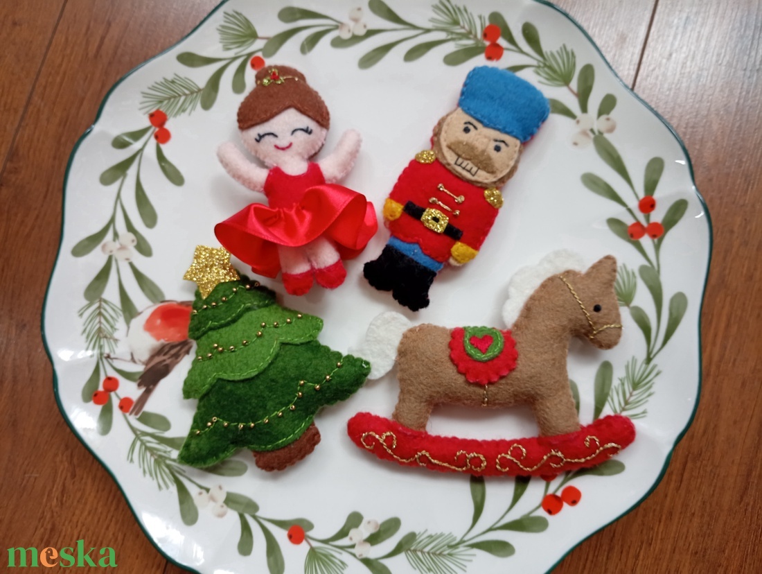 Diótörő karácsonyfadísz 4 db - karácsony - karácsonyi lakásdekoráció - karácsonyfadíszek - Meska.hu