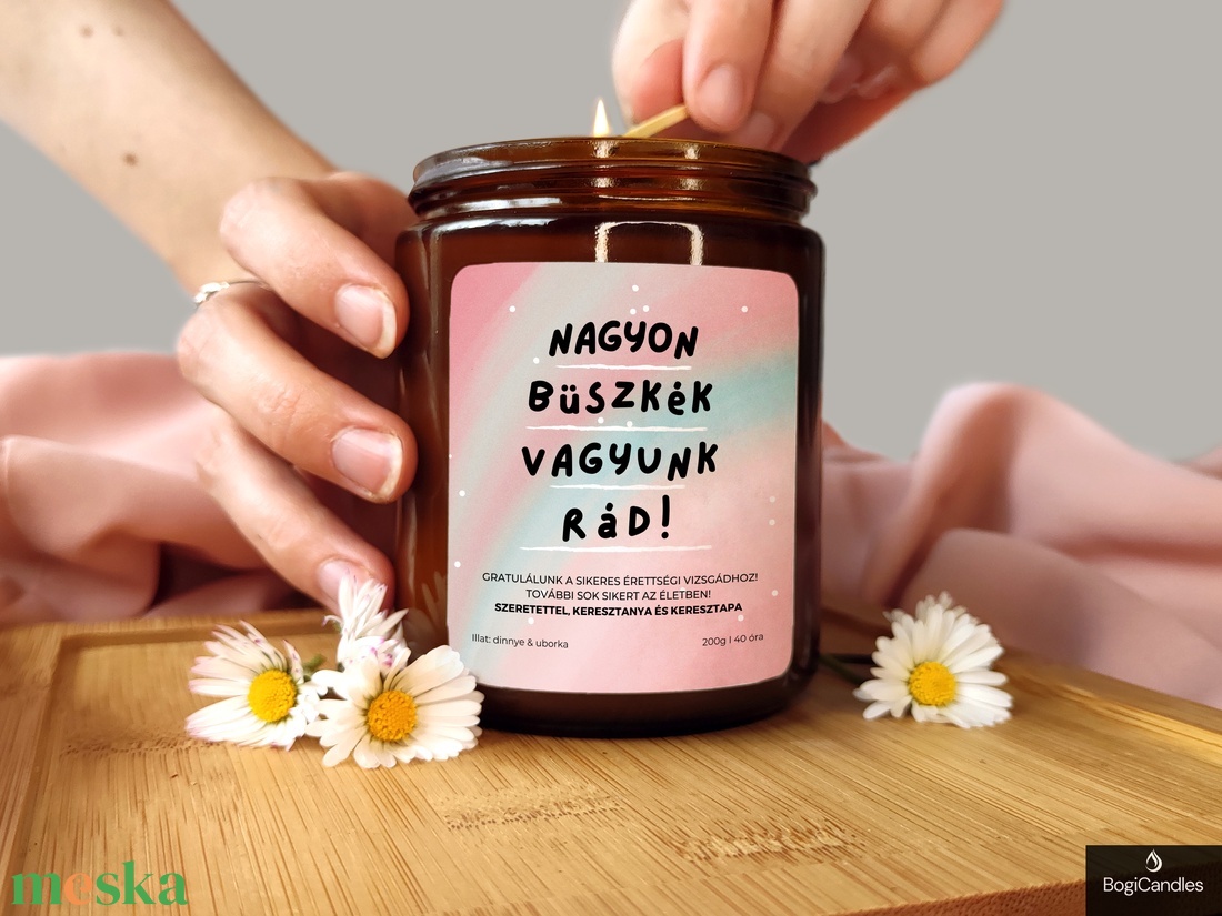 Büszkék Vagyunk Rád Ballagási Gyertya 200g, Ajándék ballagó diákoknak - otthon & életmód - gyertya, illat, aroma - gyertya - Meska.hu Büszkék Vagyunk Rád Ballagási Gyertya 200g, Ajándék ballagó diákoknak - otthon & életmód - gyertya, illat, aroma - gyertya - Meska.hu