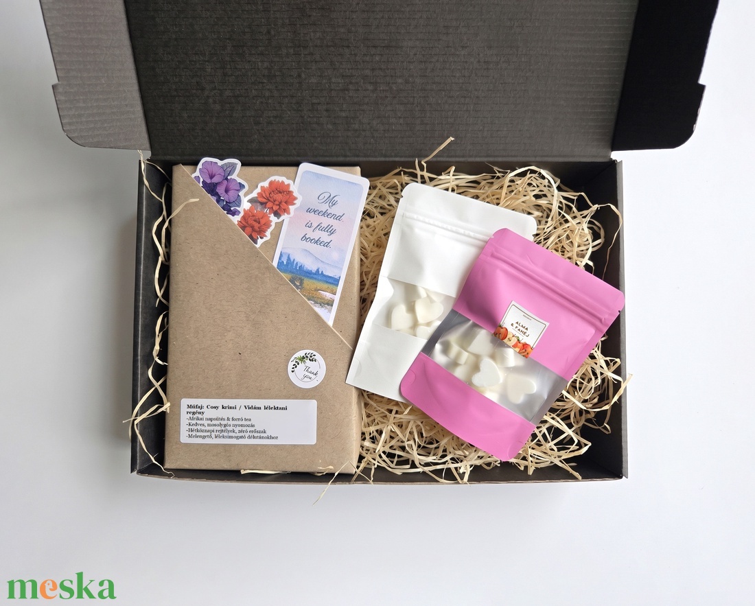 Meglepetés Könyv +Illatviasz csomag, Bekuckózós ajándékcsomag, Blind date with a book - otthon & életmód - gyertya, illat, aroma - illatviasz - Meska.hu