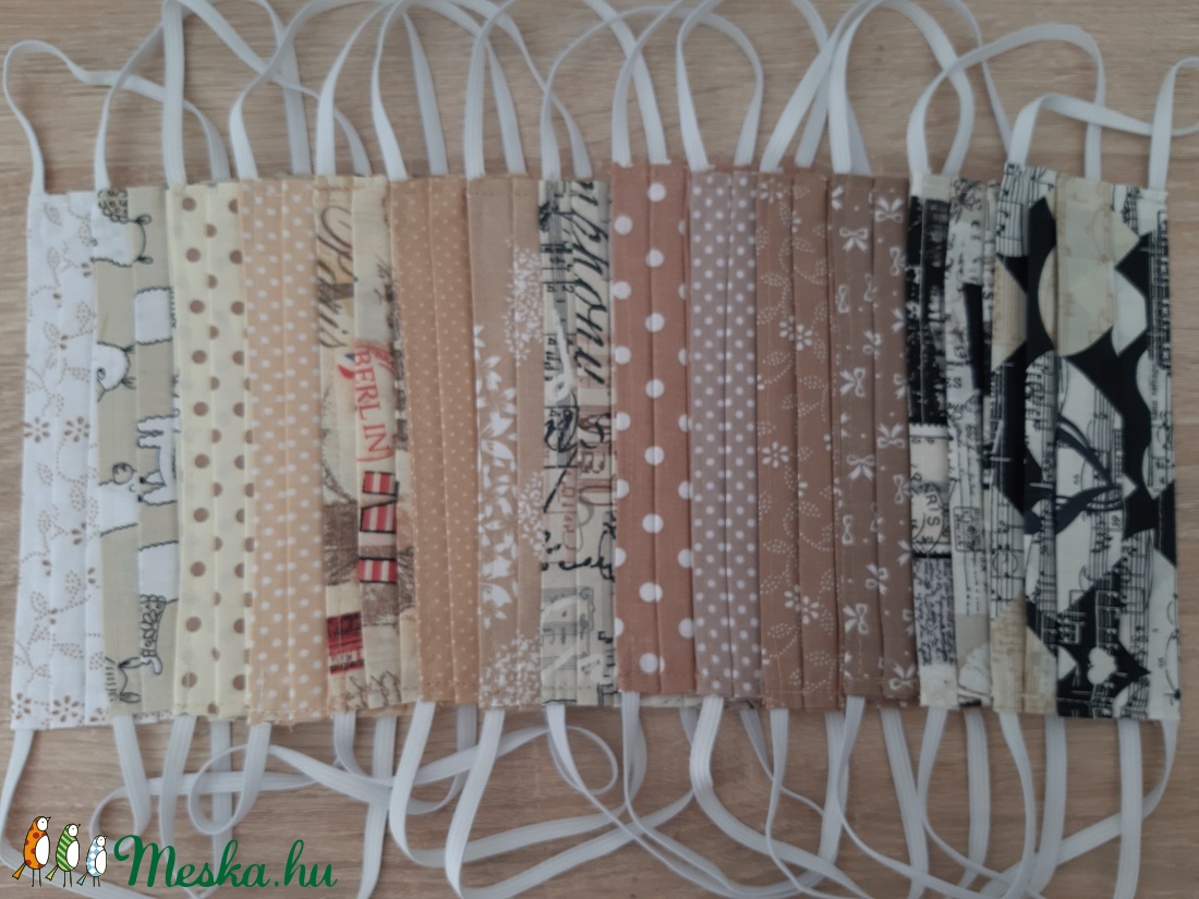 Női textil arcmaszk - fehér, bordó virágmintával - női - női - Meska.hu Női textil arcmaszk - fehér, bordó virágmintával - női - női - Meska.hu
