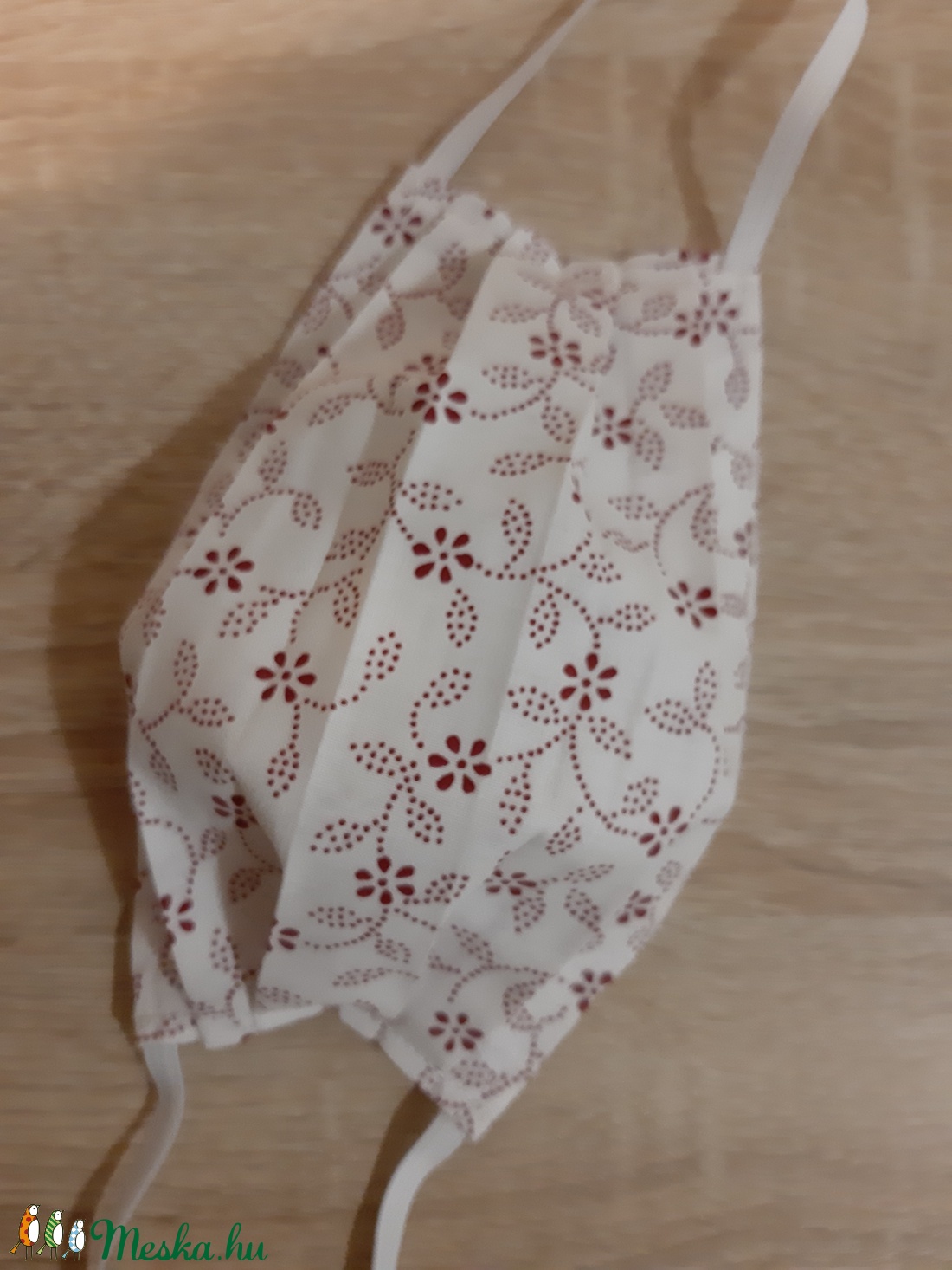 Női textil arcmaszk - fehér, bordó virágmintával - női - női - Meska.hu Női textil arcmaszk - fehér, bordó virágmintával - női - női - Meska.hu