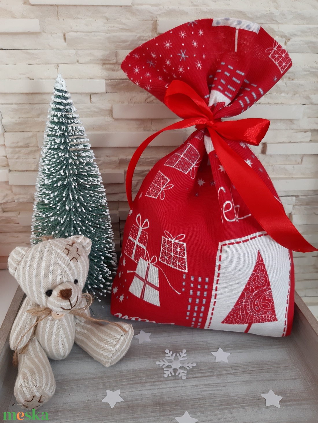 Mikulás zsák - piros, bézs és szürke kari mintával - karácsony - mikulás - mikulás zsák, zokni, csizma - Meska.hu