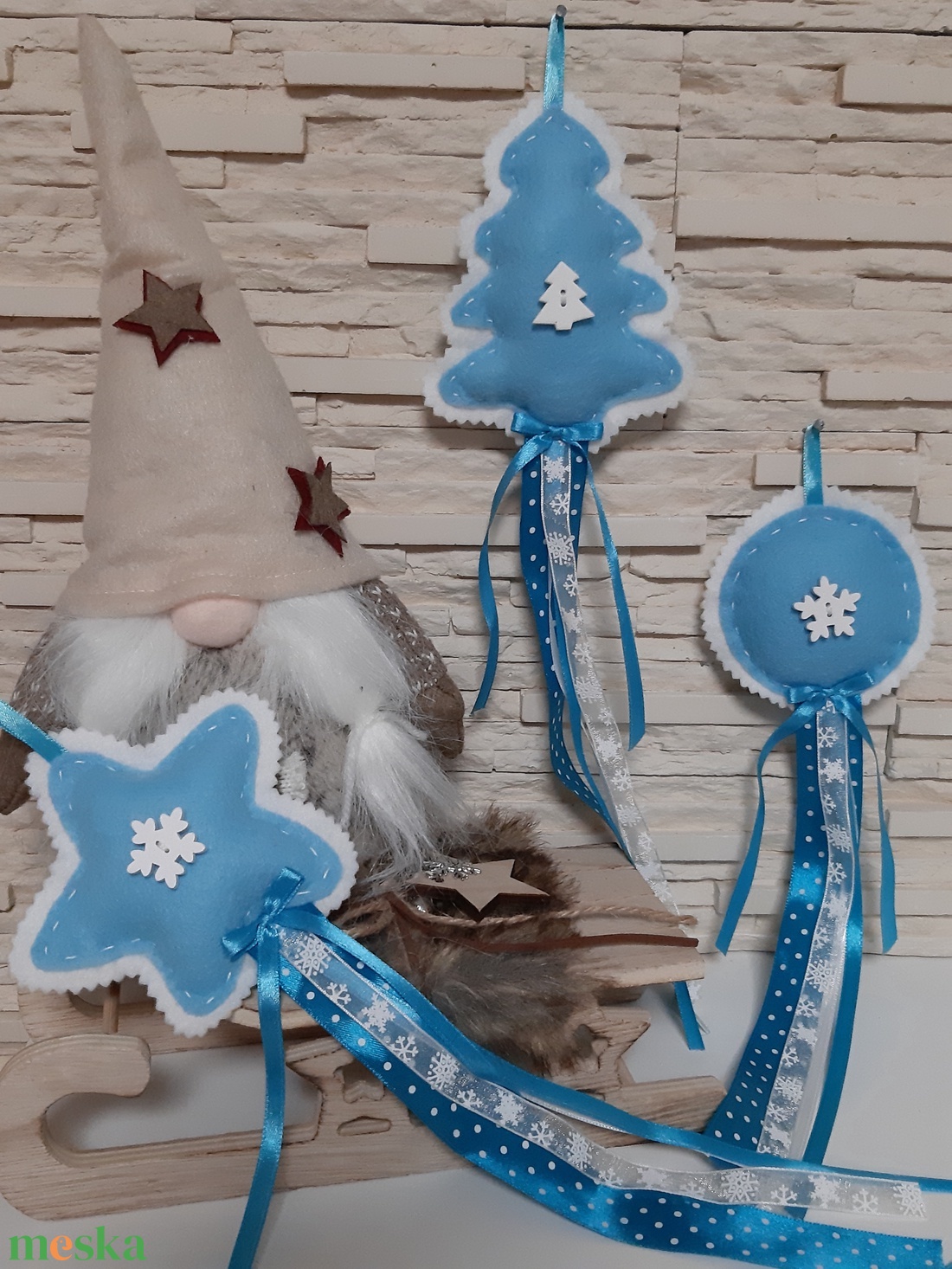 Filc téli trió - világoskék, hópelyhes szett, hópelyhes szalaggal - karácsony - karácsonyi lakásdekoráció - karácsonyfadíszek - Meska.hu