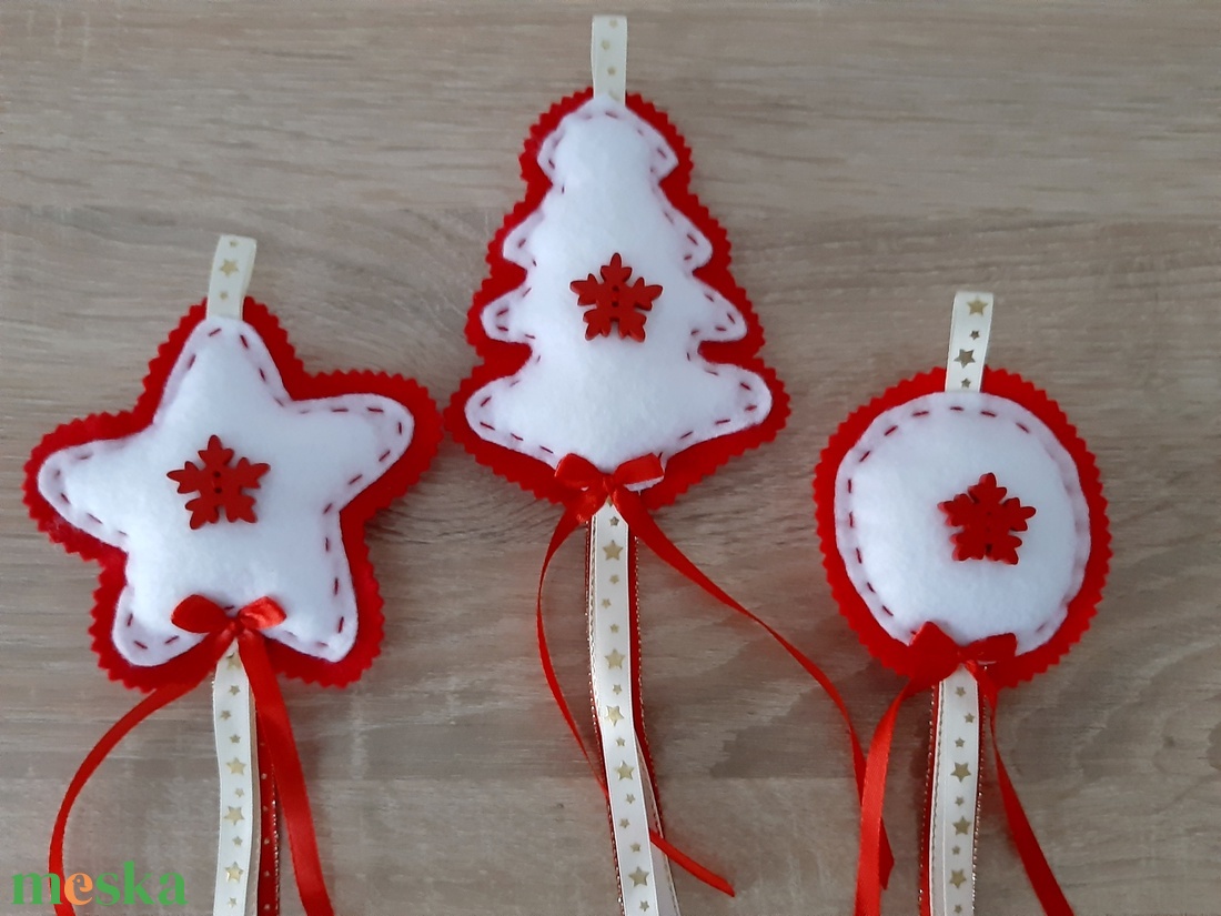 Filc téli trió - fehér-piros, csillagos szett, bézs, arany csillagos szalaggal - karácsony - karácsonyi lakásdekoráció - karácsonyfadíszek - Meska.hu