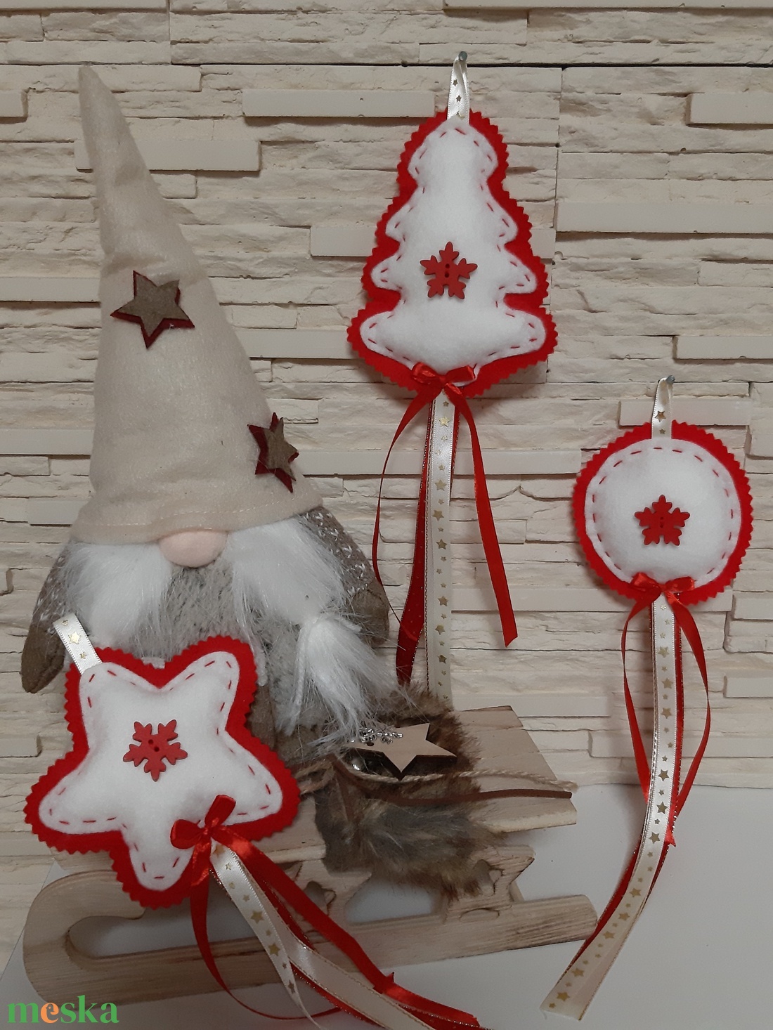 Filc téli trió - fehér-piros, csillagos szett, bézs, arany csillagos szalaggal - karácsony - karácsonyi lakásdekoráció - karácsonyfadíszek - Meska.hu