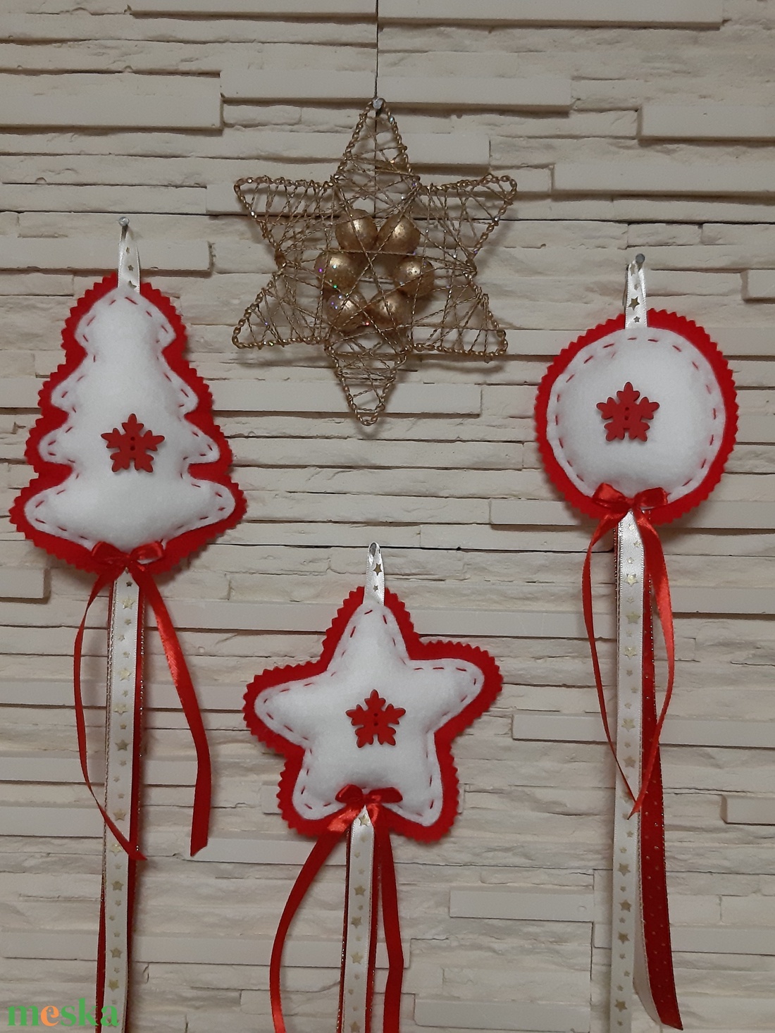 Filc téli trió - fehér-piros, csillagos szett, bézs, arany csillagos szalaggal - karácsony - karácsonyi lakásdekoráció - karácsonyfadíszek - Meska.hu