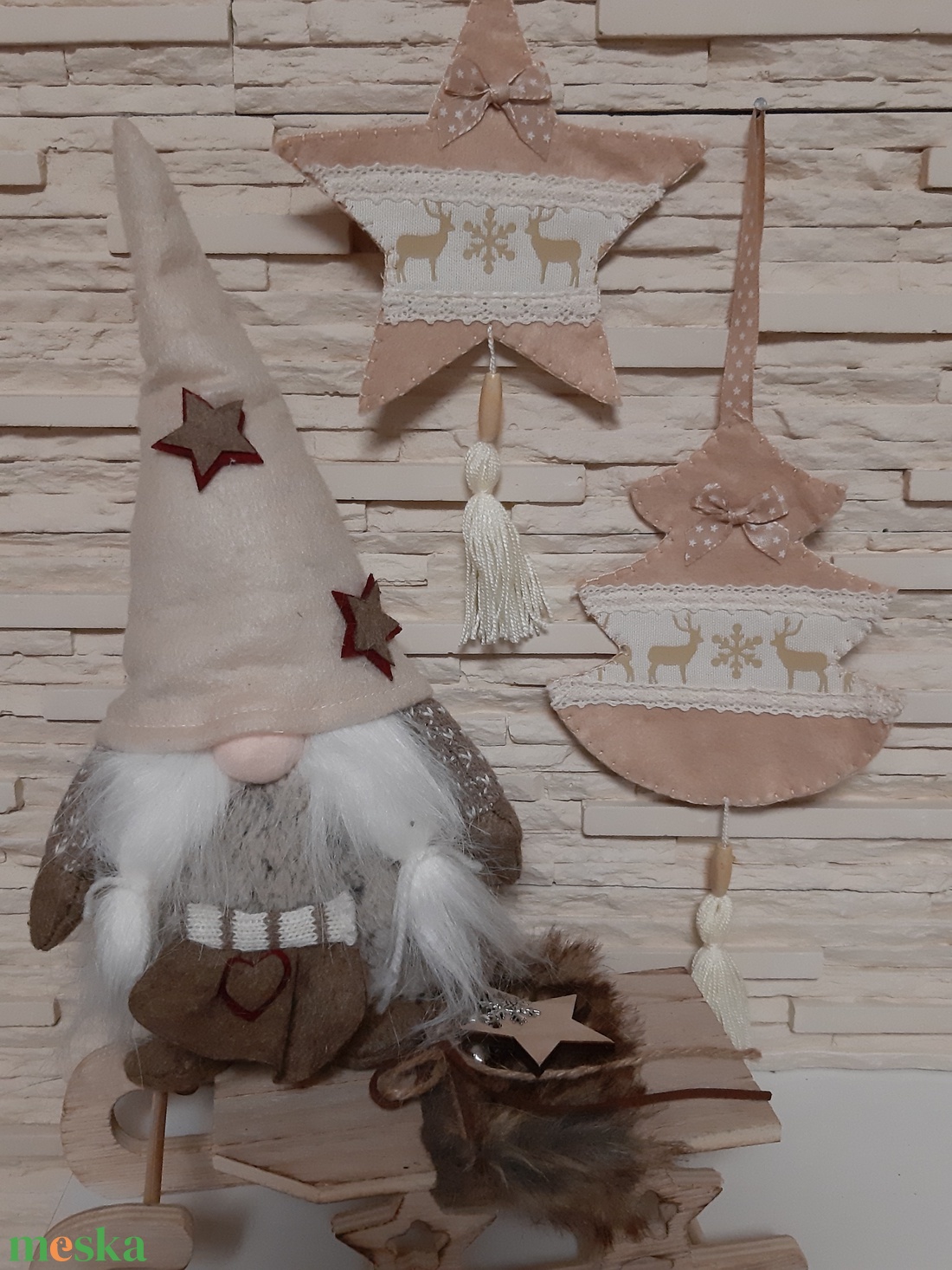 Filc téli duó - bézs és barna színvilágban, rénszarvasokkal - karácsony - karácsonyi lakásdekoráció - karácsonyfadíszek - Meska.hu